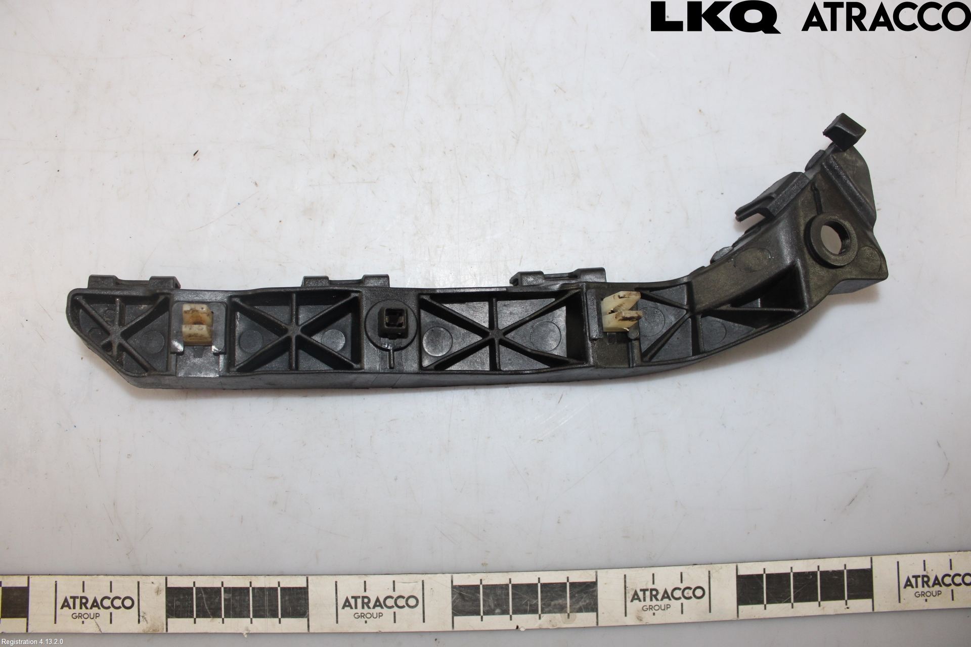 Hyundai i40 16-18 Støtfangerfeste Foran Venstre