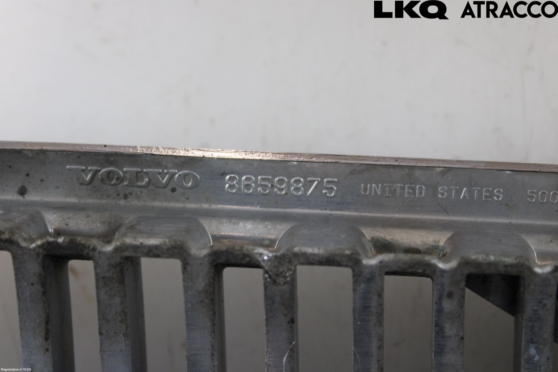 Volvo V70 00-04 Grill Komplett