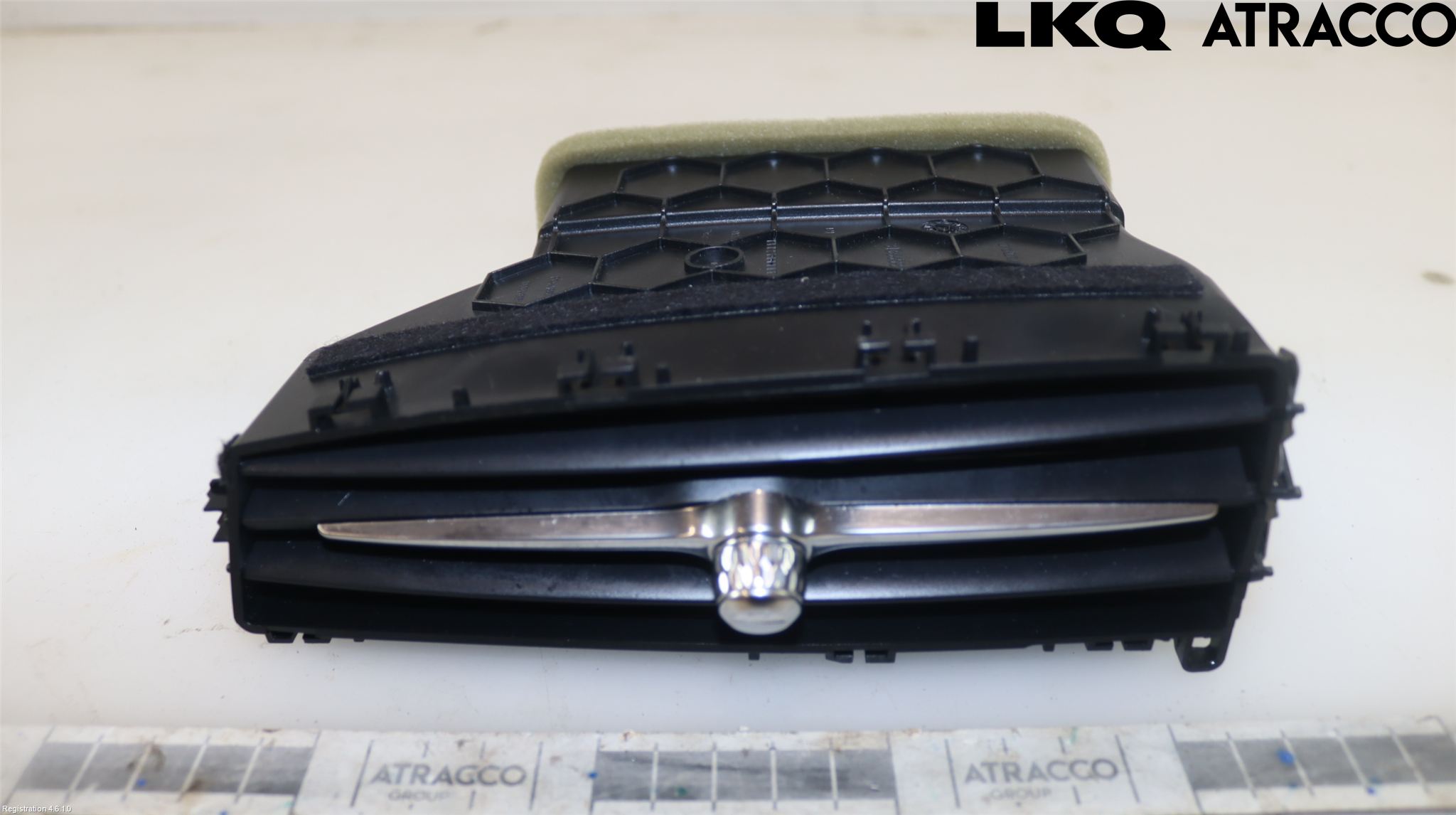 Volvo V90 17->> Dashbord Kanal - Dyse