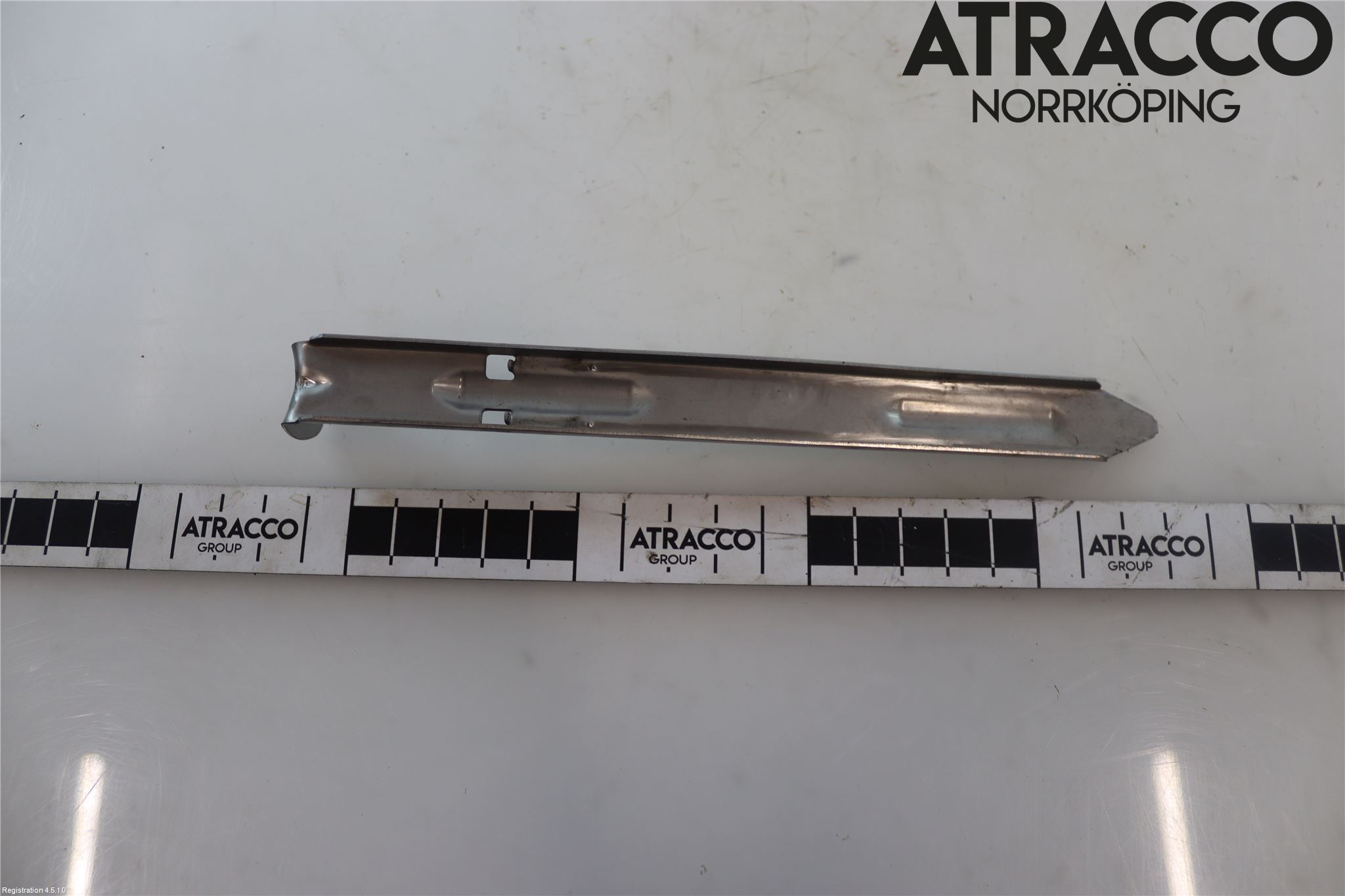 Volvo V70 08-13 Frontlykt Holder-Feste