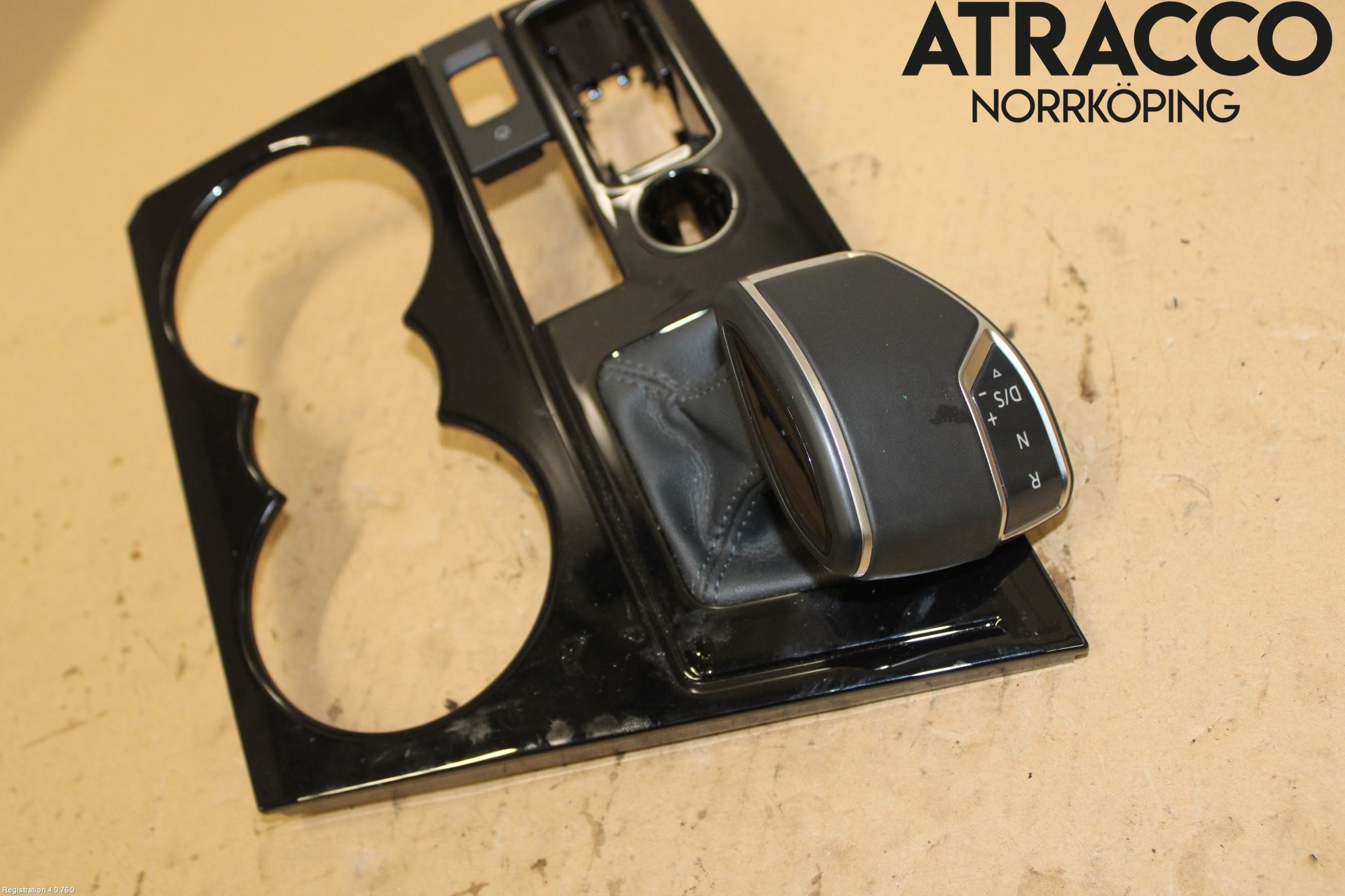 Volkswagen VW TOUAREG CR 18- Instrumentkonsoll Midt