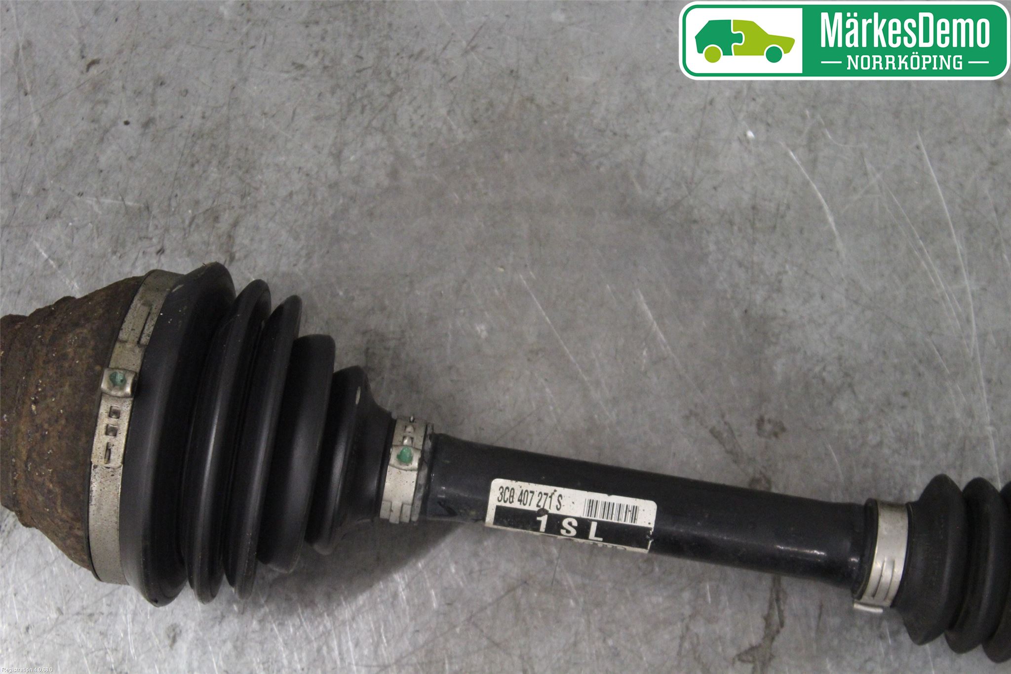 Volkswagen VW PASSAT 11-14 Drivaksel Foran Kompl Venstre