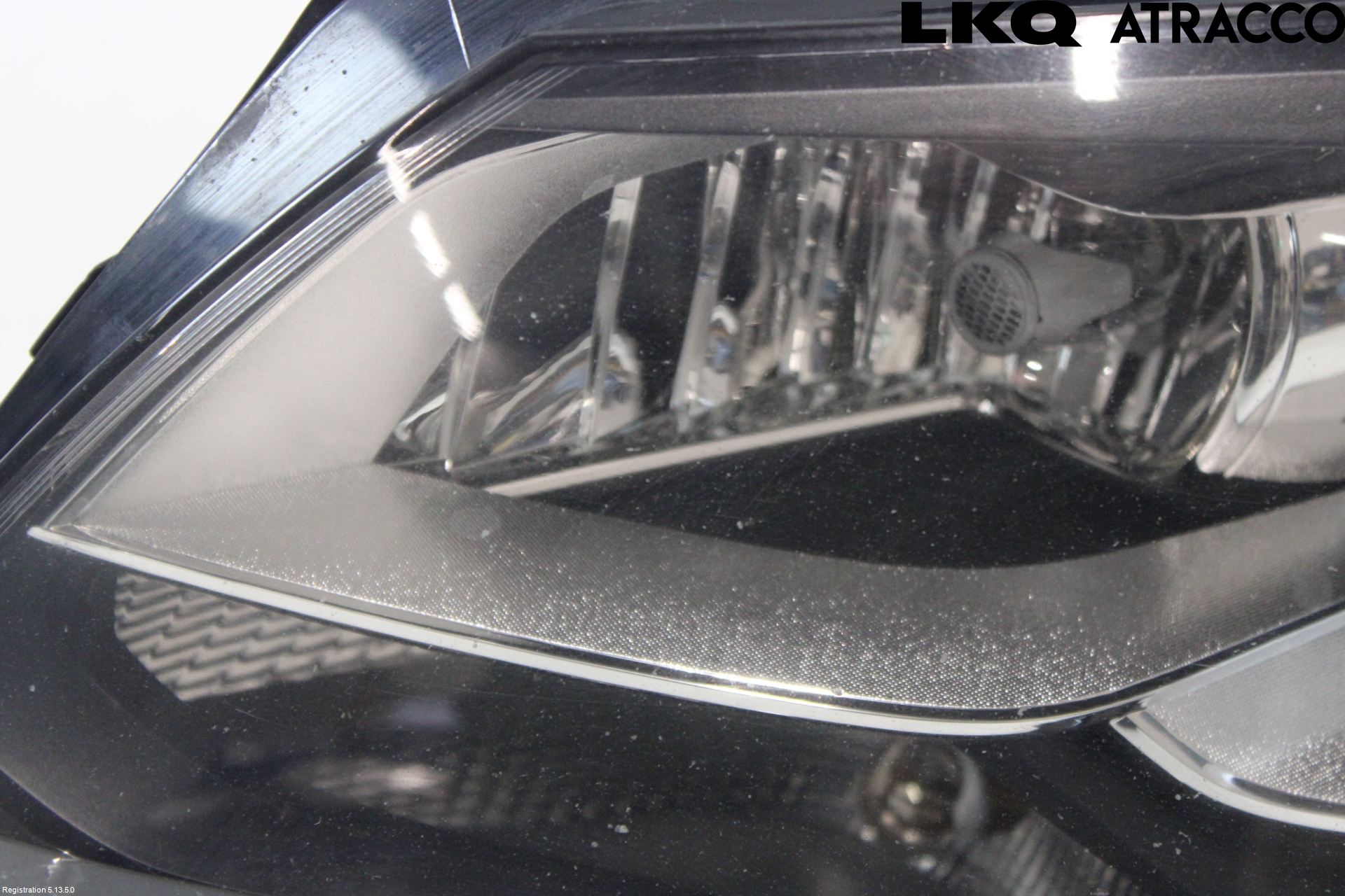Volkswagen VW TOURAN 10-15 Frontlykt Venstre