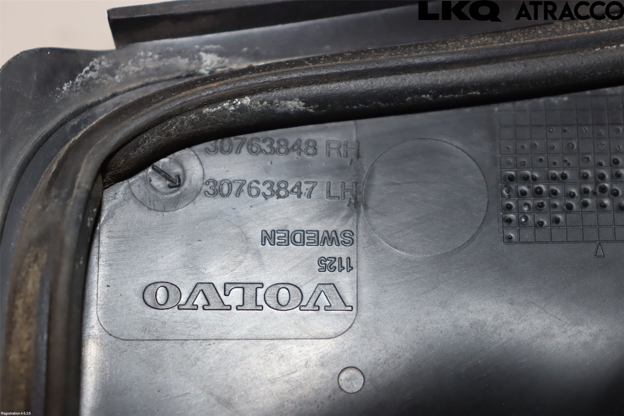 Volvo V70 05-08 Visker Deksel-Grill-Under Frr