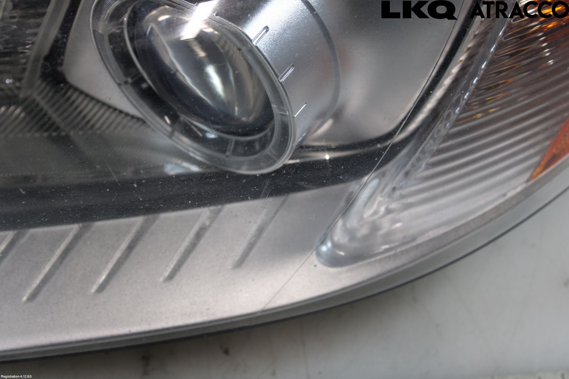 Volvo XC70 08-13 Frontlykt Venstre