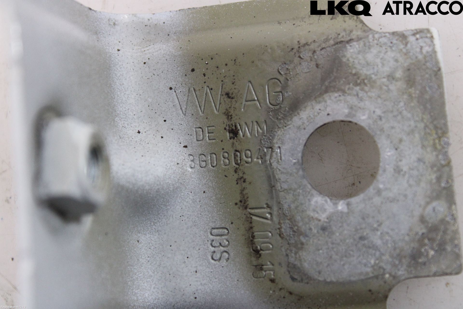 Volkswagen VW PASSAT 15-19 Frontskjermfeste Venstre