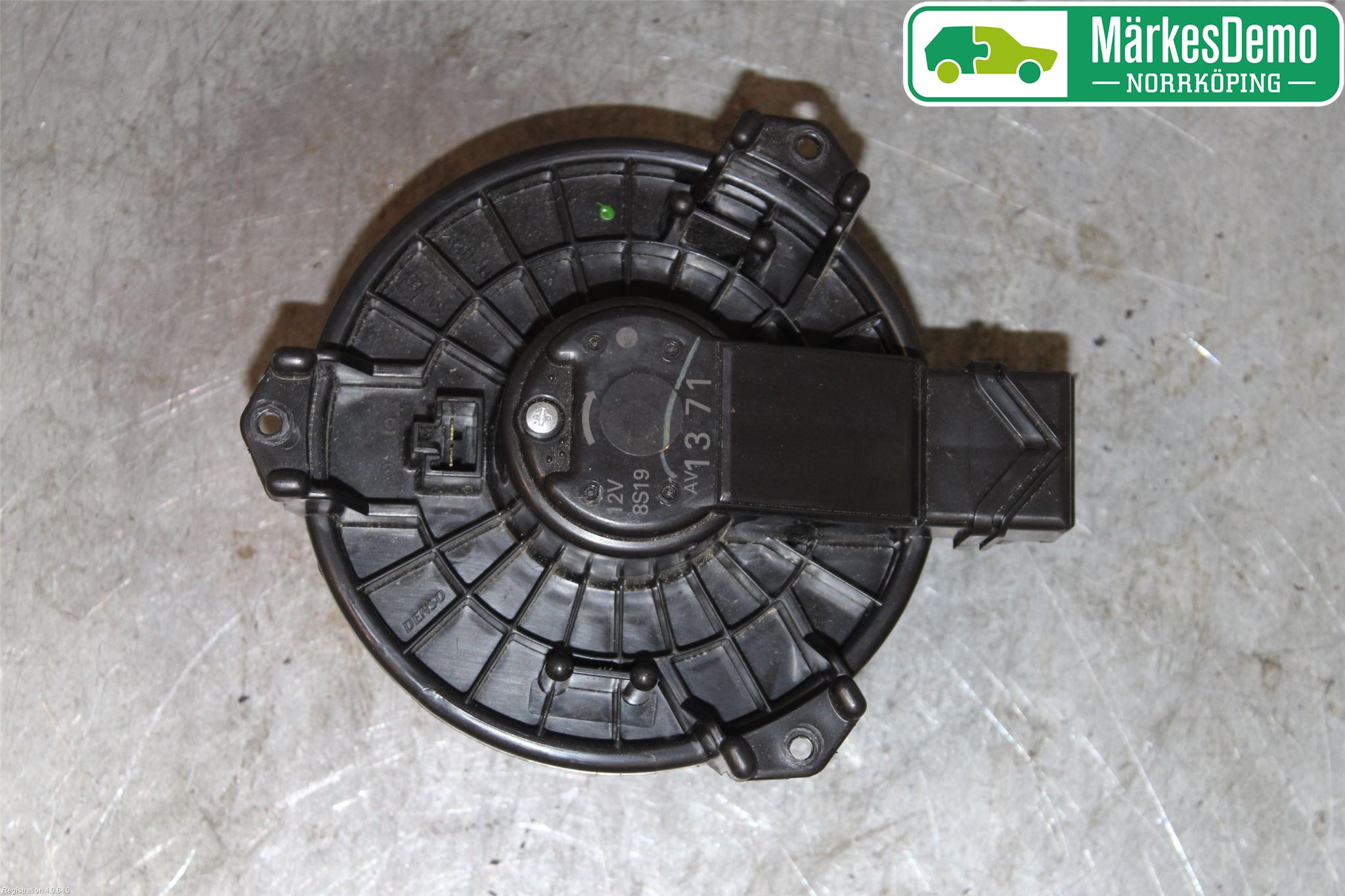 Toyota YARIS XP130 12-14 Varmeapparat Viftemotor