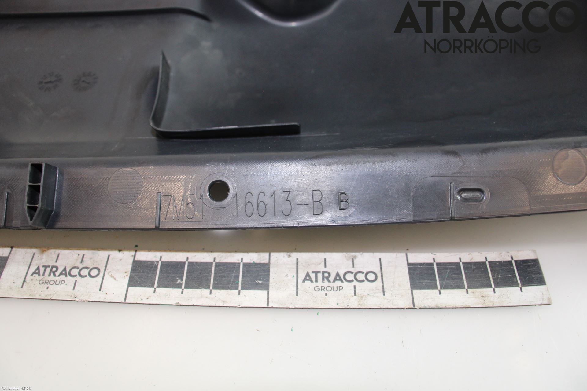 Ford FOCUS     04-07 Luftstyring Front