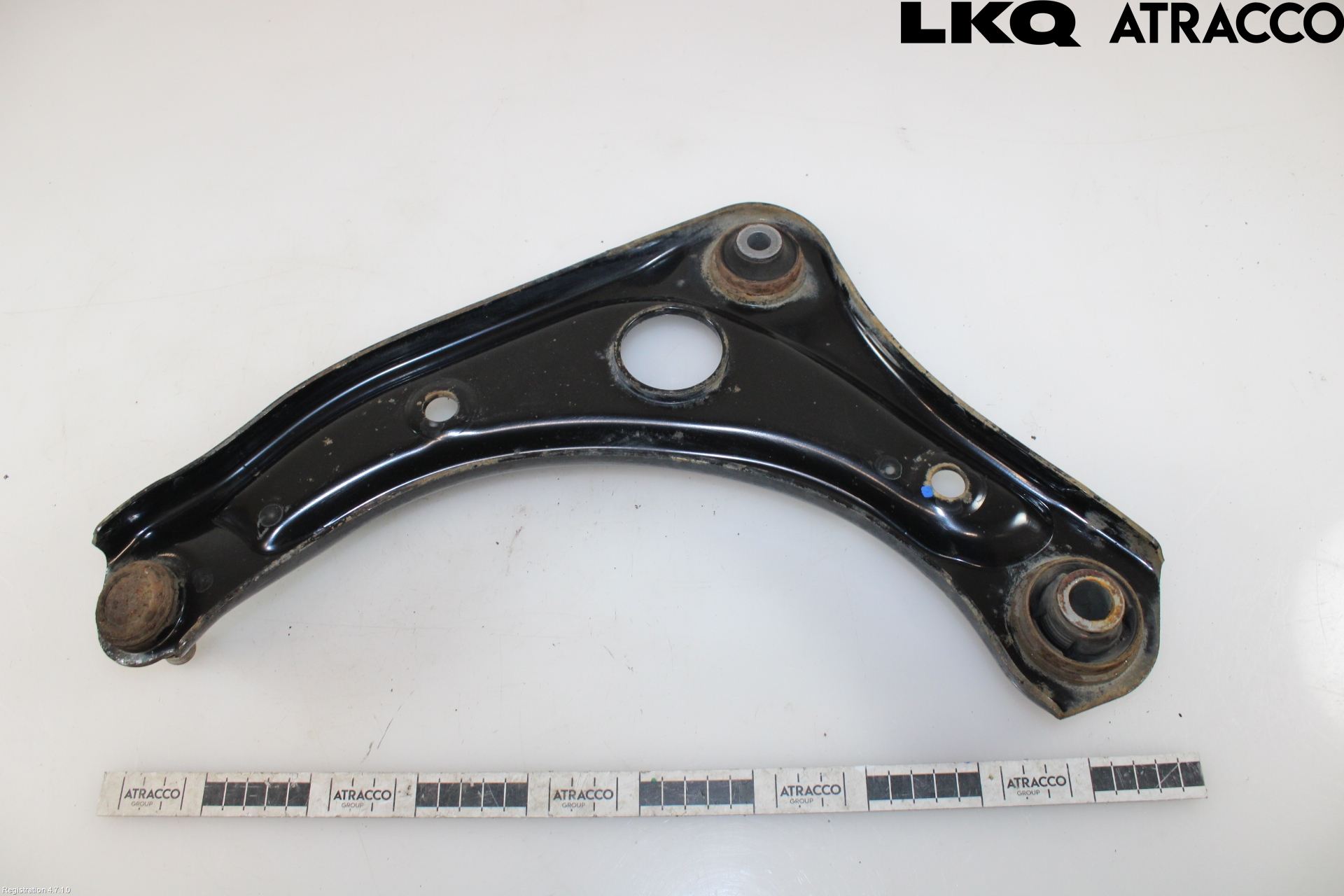 Nissan MICRA 11-16 Bærearm Foran Høyre Nedre