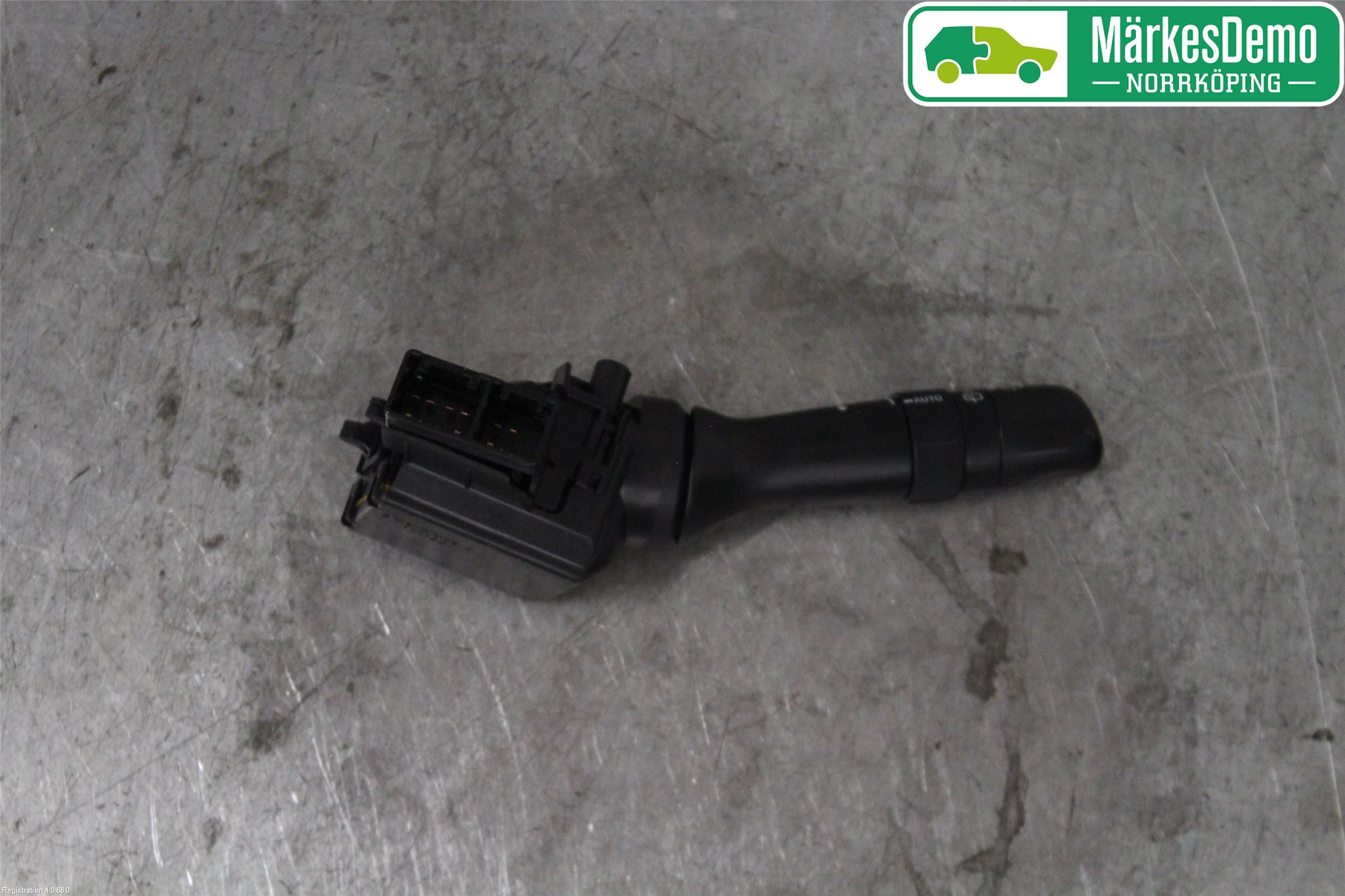 Toyota AVENSIS 09-15 Bryter Ratt Visker - Spyler