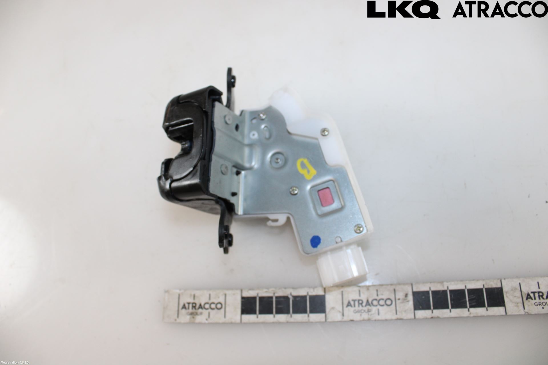 Toyota YARIS CROSS XP21 21- Bakluke-Lokk Låsekasse