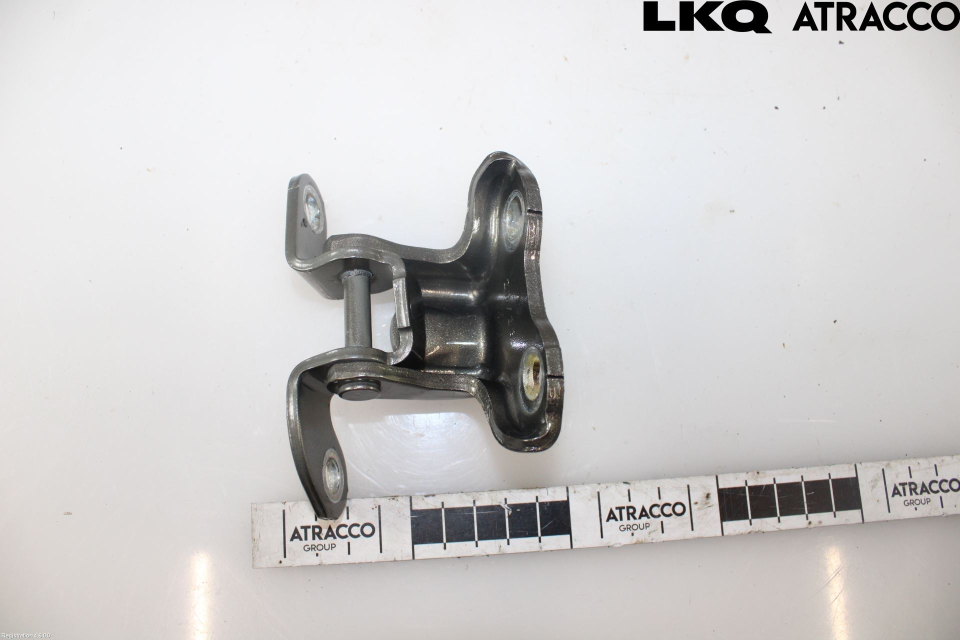 Toyota COROLLA 19- Dørhengsel