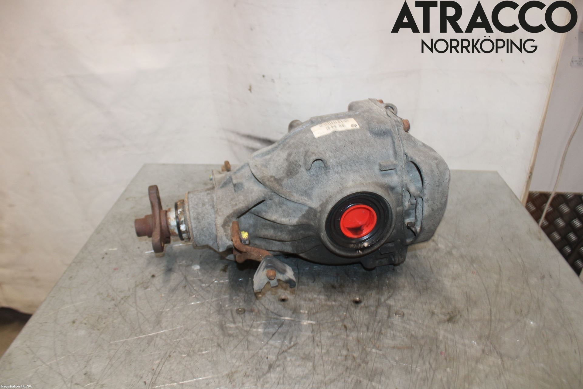 BMW 5 F10/F11/F18 09-17 Bakaksel Kardang Bak -Diff