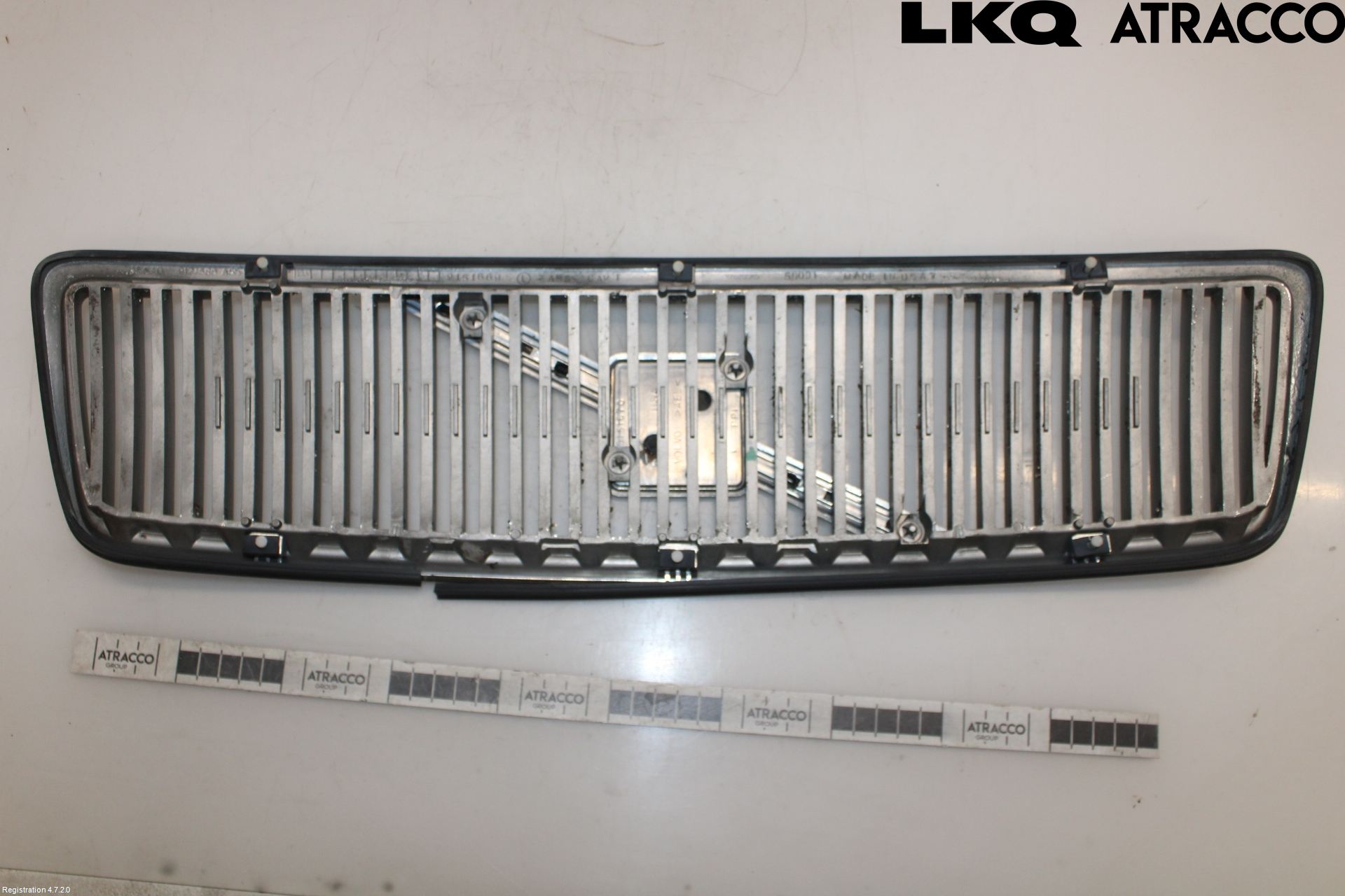 Volvo S70/V70/XC  97-00 Grill Komplett