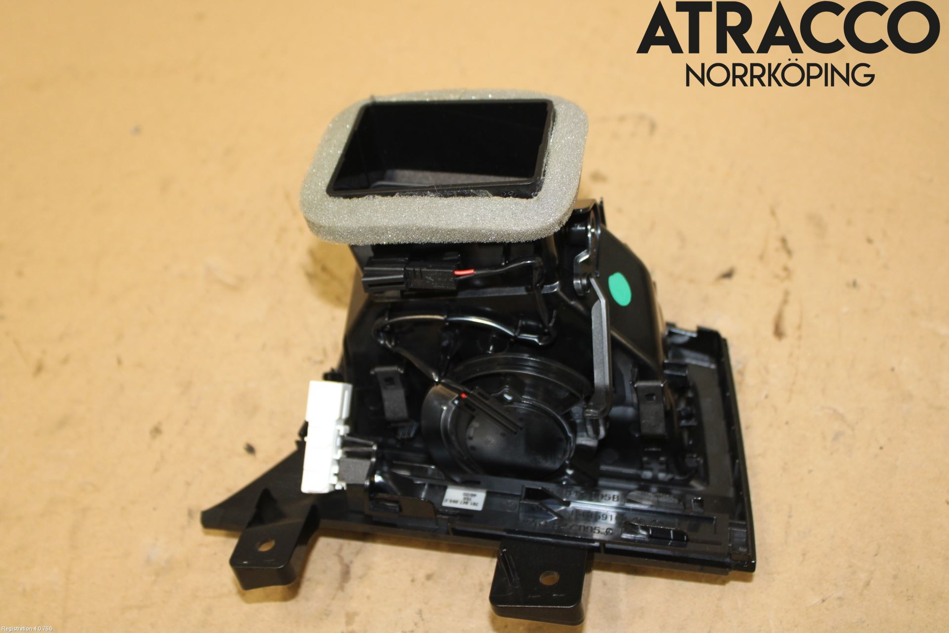 Volkswagen VW TOUAREG CR 18- Dashbord Kanal - Dyse