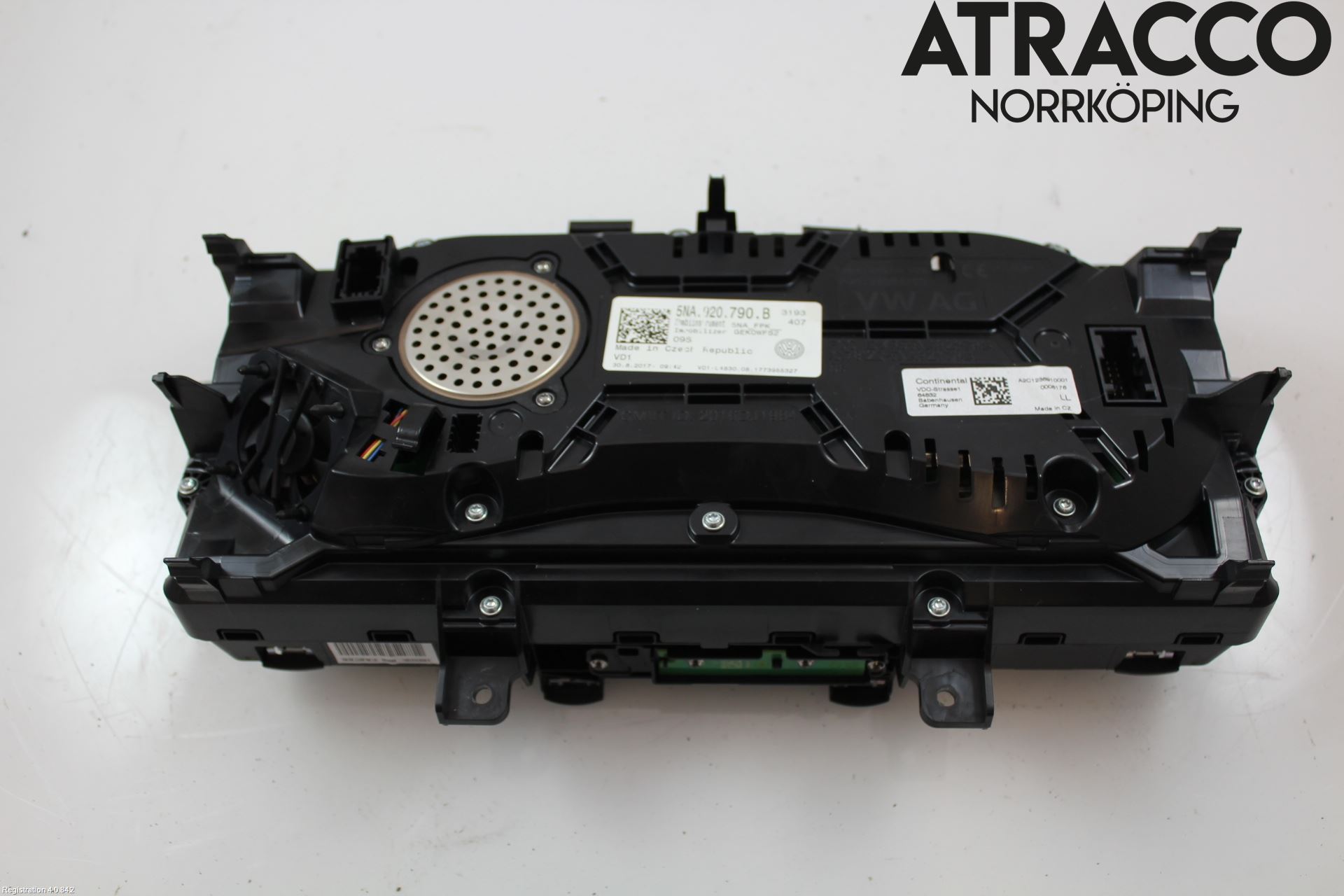 Volkswagen VW TIGUAN 16-24 Instr Kombinert