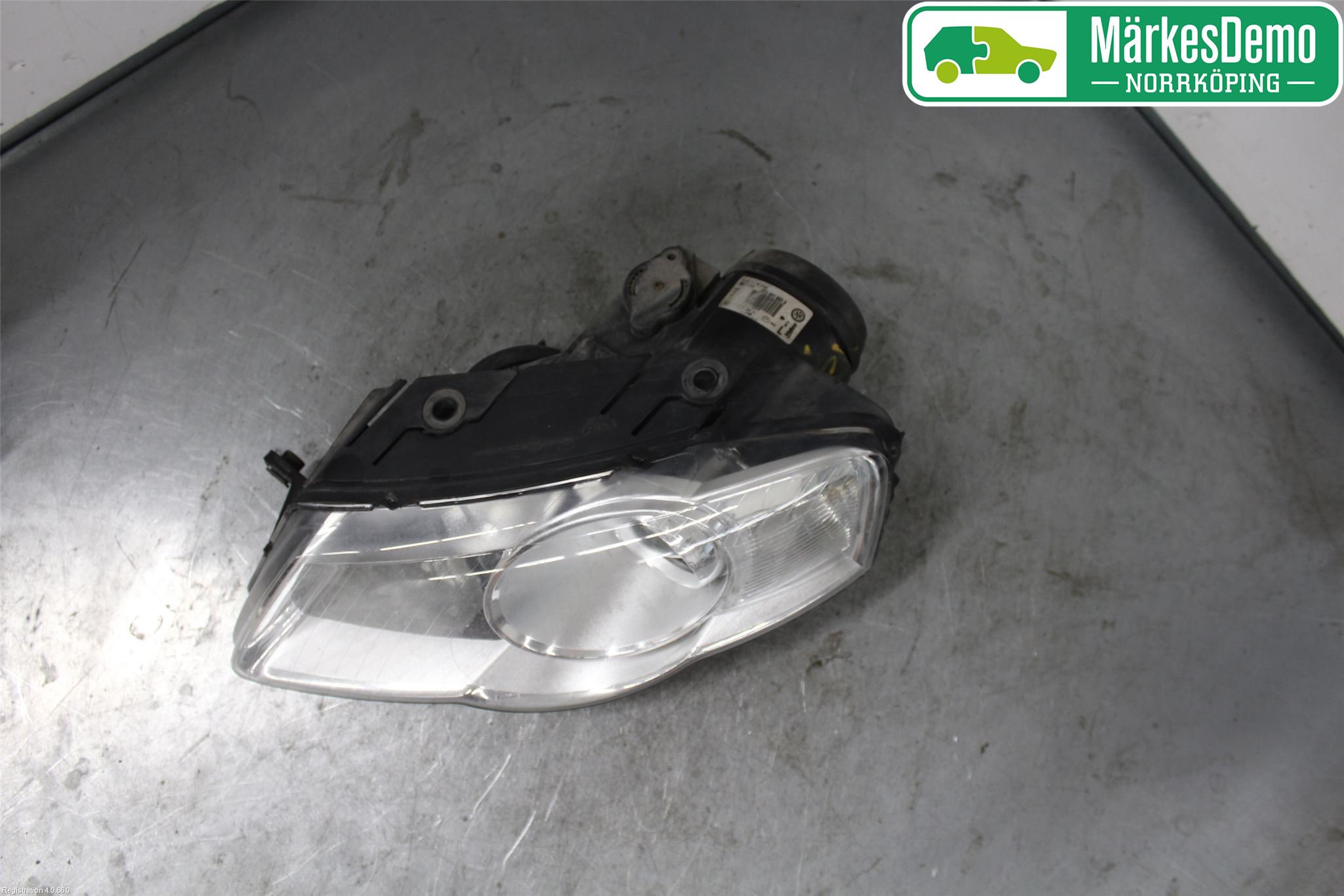 Volkswagen VW PASSAT 05-11 Frontlykt Venstre