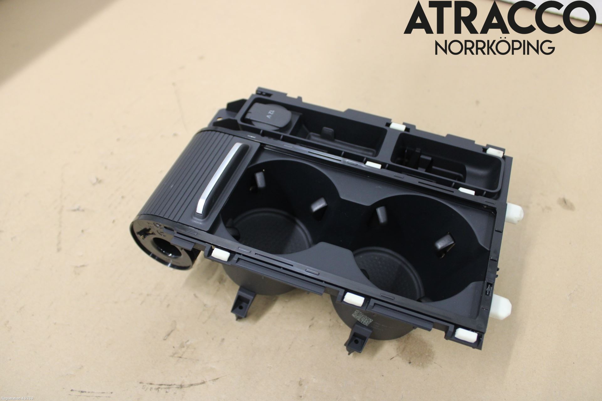 Volkswagen VW ARTEON 17- Innr Koppholder