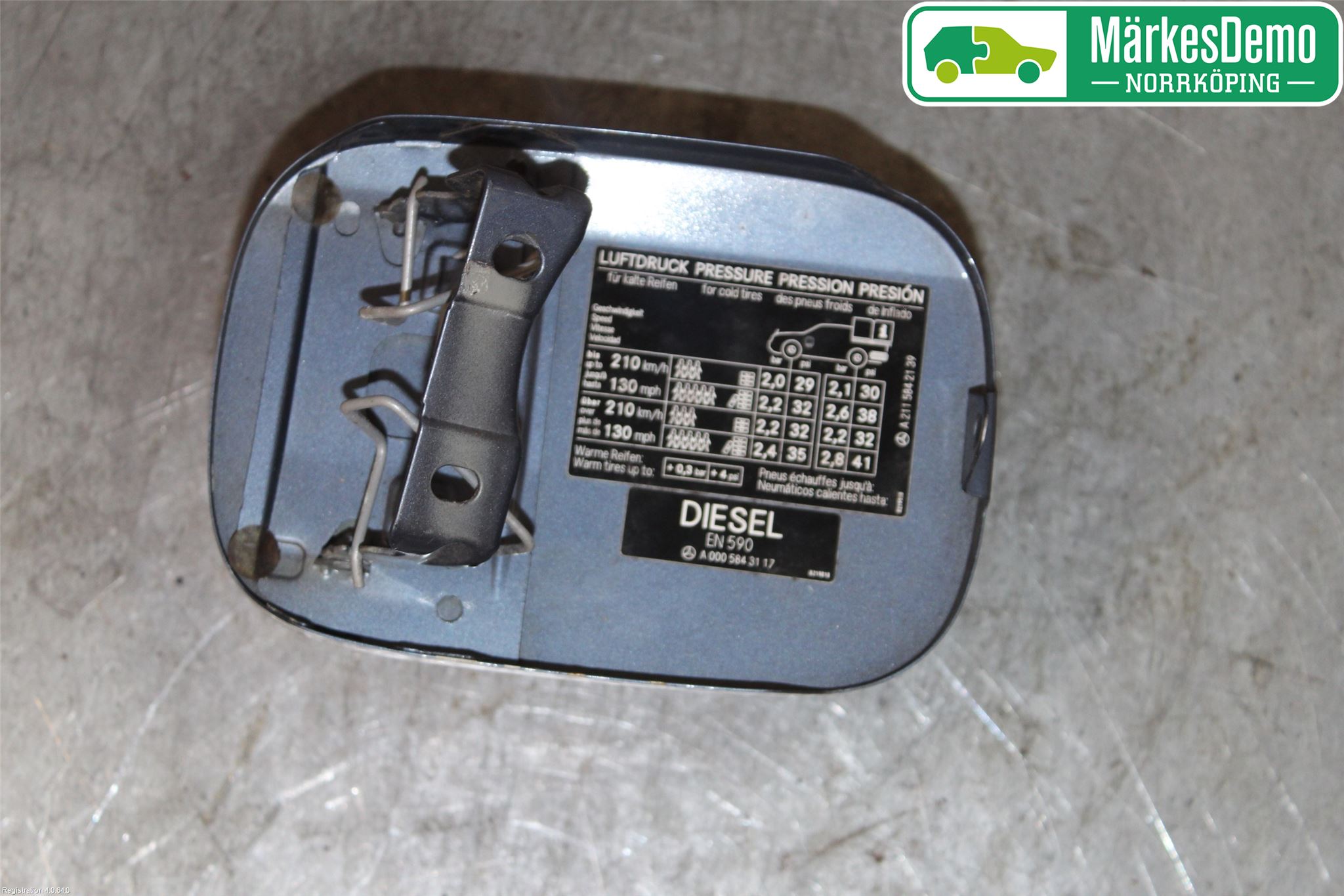 Mercedes-Benz MB E-KLASS (W211) 02-09 Drivstoff Tankluke