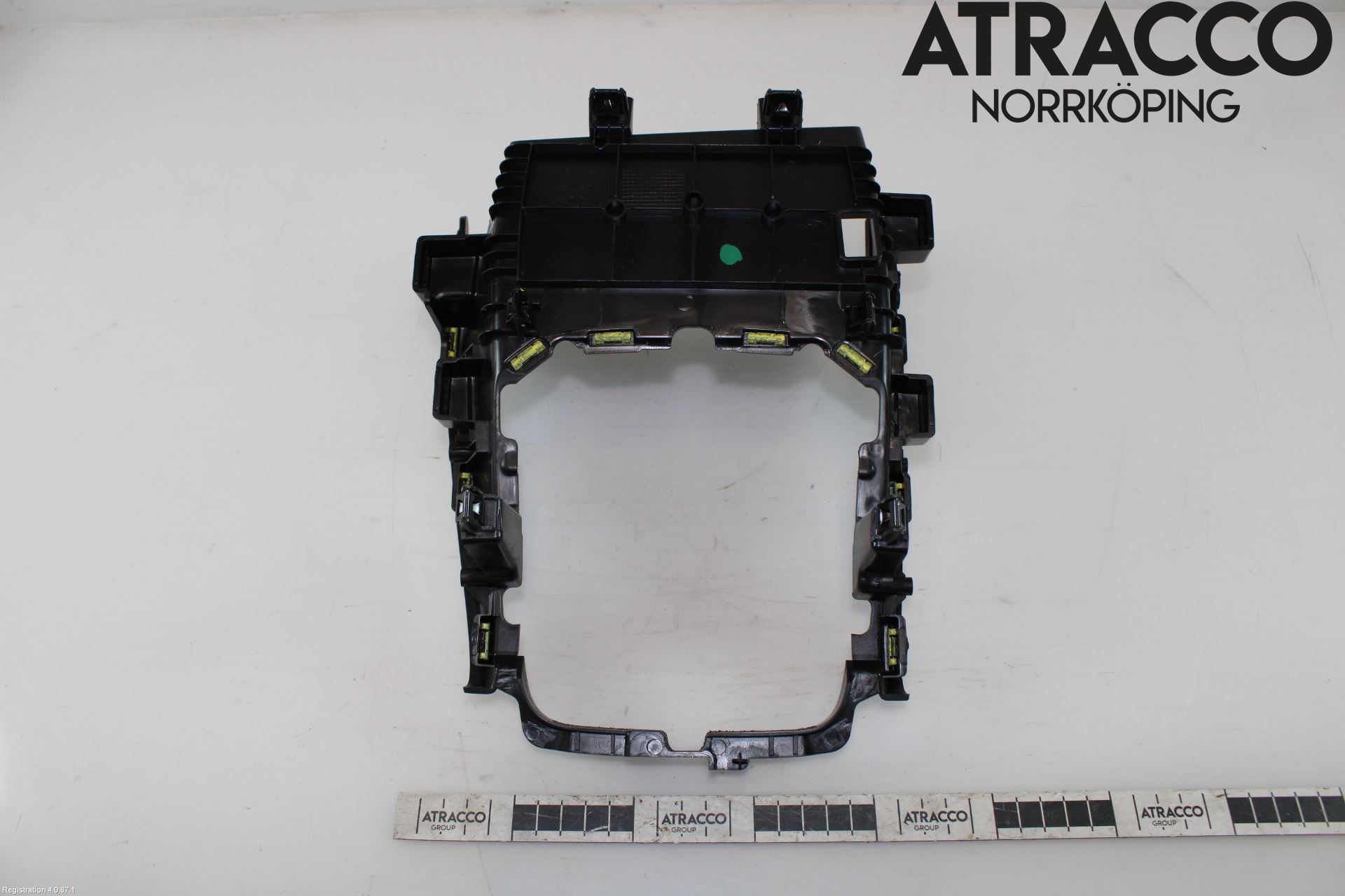 MG ZS EV 20- Instrumentkonsoll Midt
