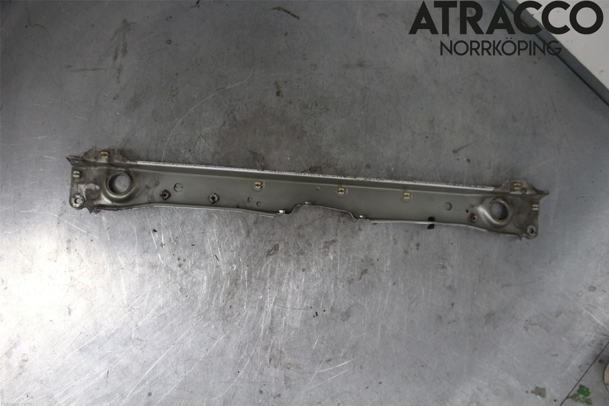 Toyota RAV 4 00-06 Frontplate Øvre