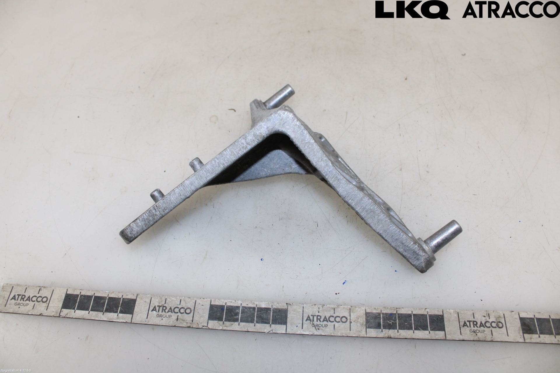 Audi Q6 E-TRON CN 24- Radiator Feste - Ramme - Bjelk