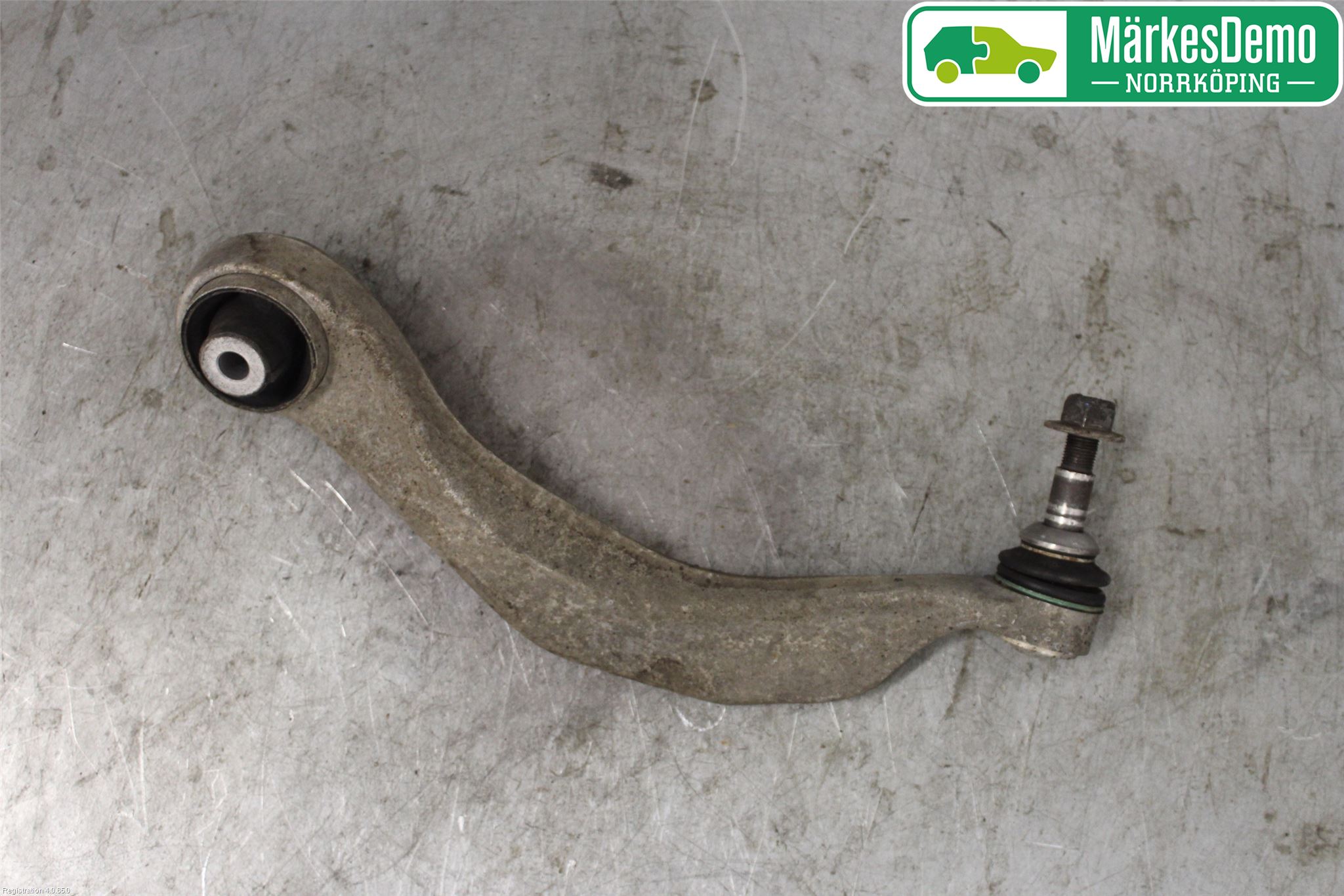 BMW 5 F10/F11/F18 09-17 Bærearm Foran Venstre Nedre