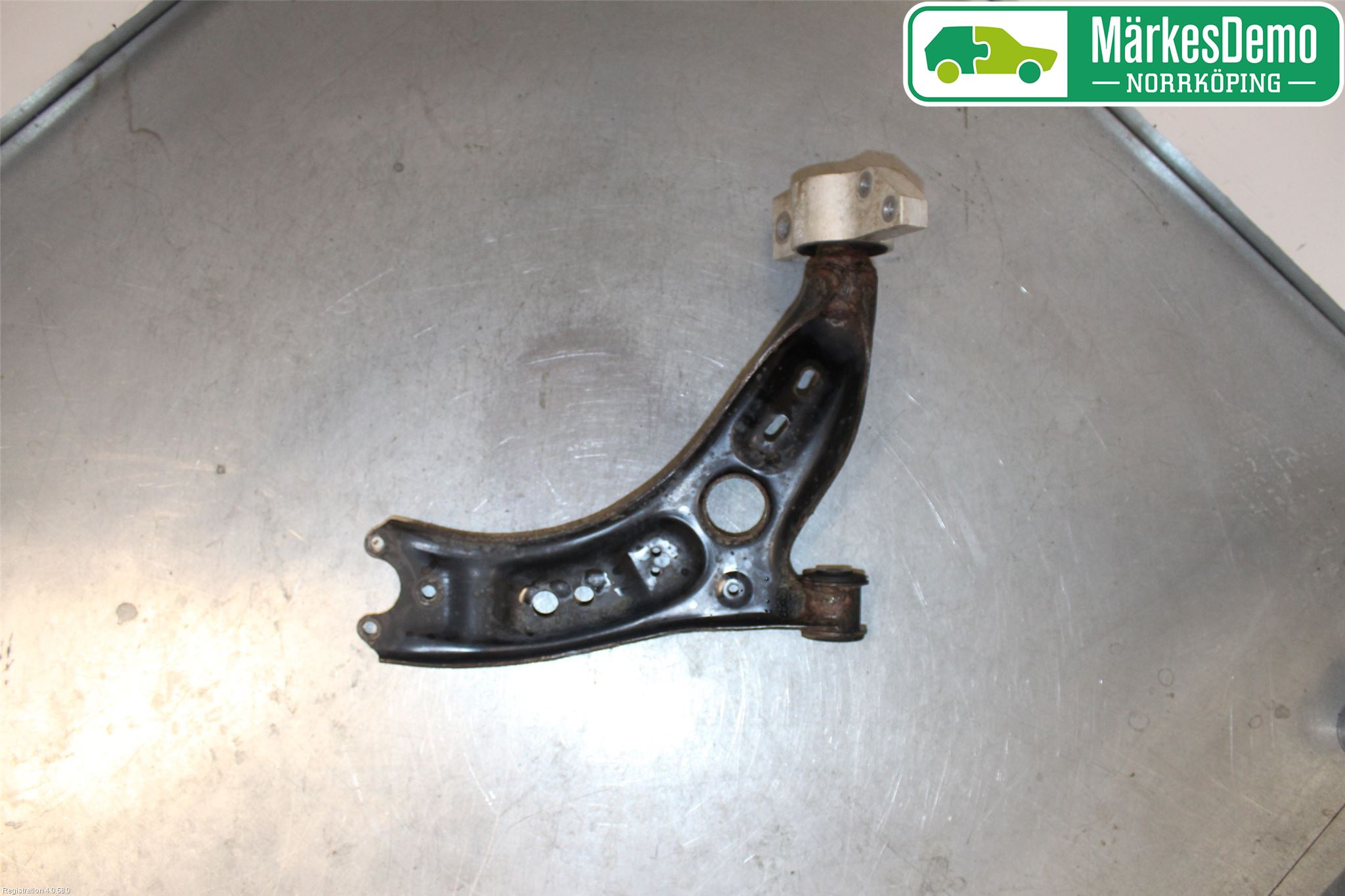 Volkswagen VW GOLF VI 09-13 Bærearm Foran Venstre Nedre
