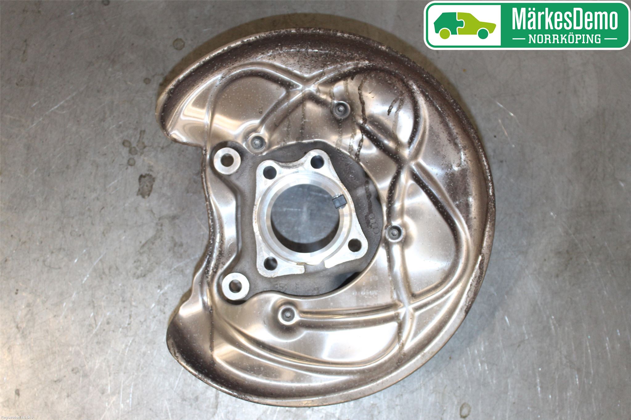Audi A4/S4 B9 20- Spindel Vb