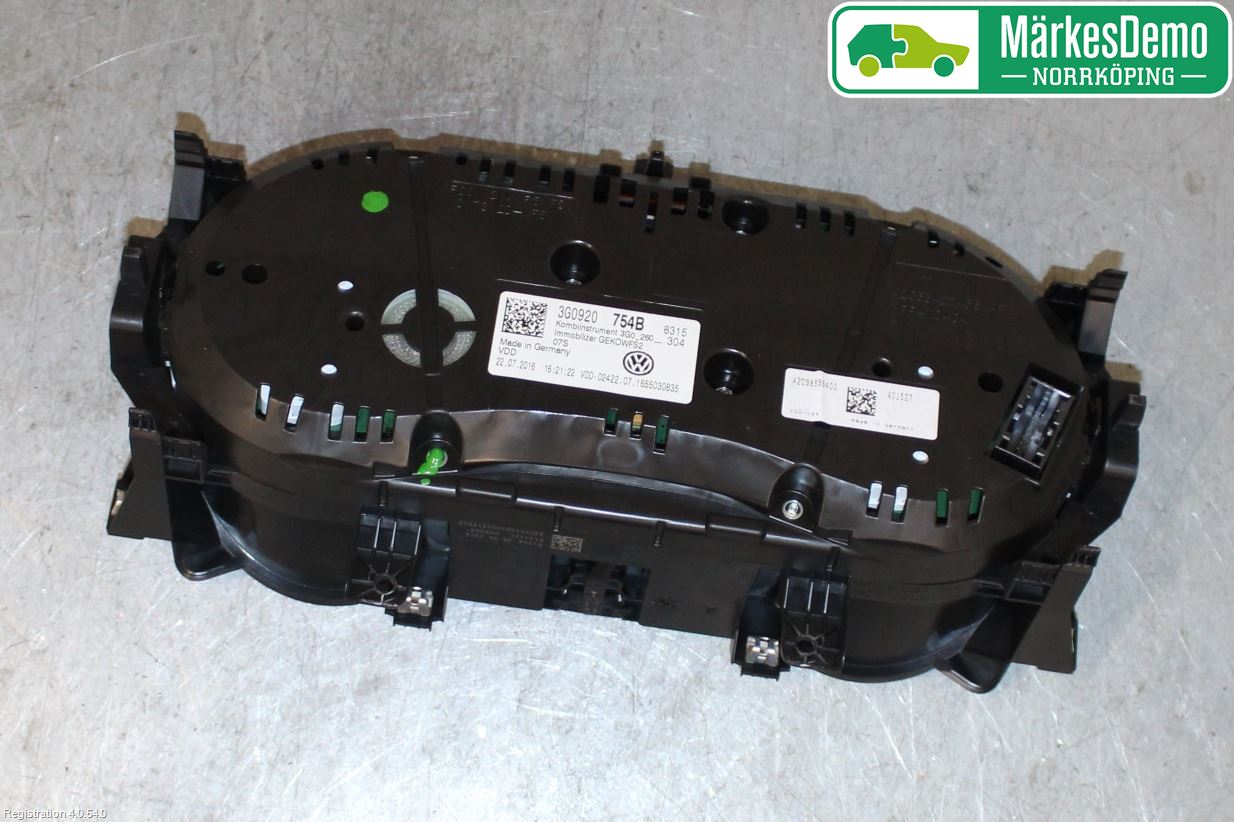 Volkswagen VW PASSAT 15-19 Instr Kombinert