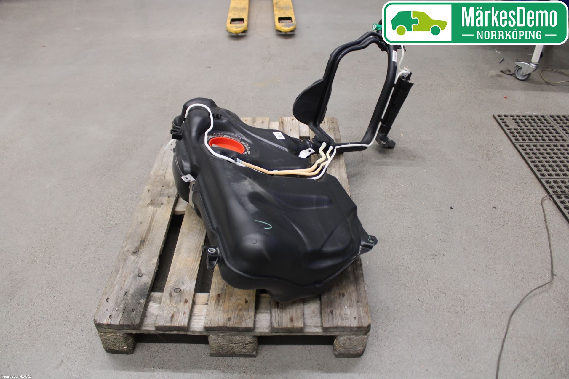 Audi A1/S1 11-18 Drivstofftank Innsprøytning