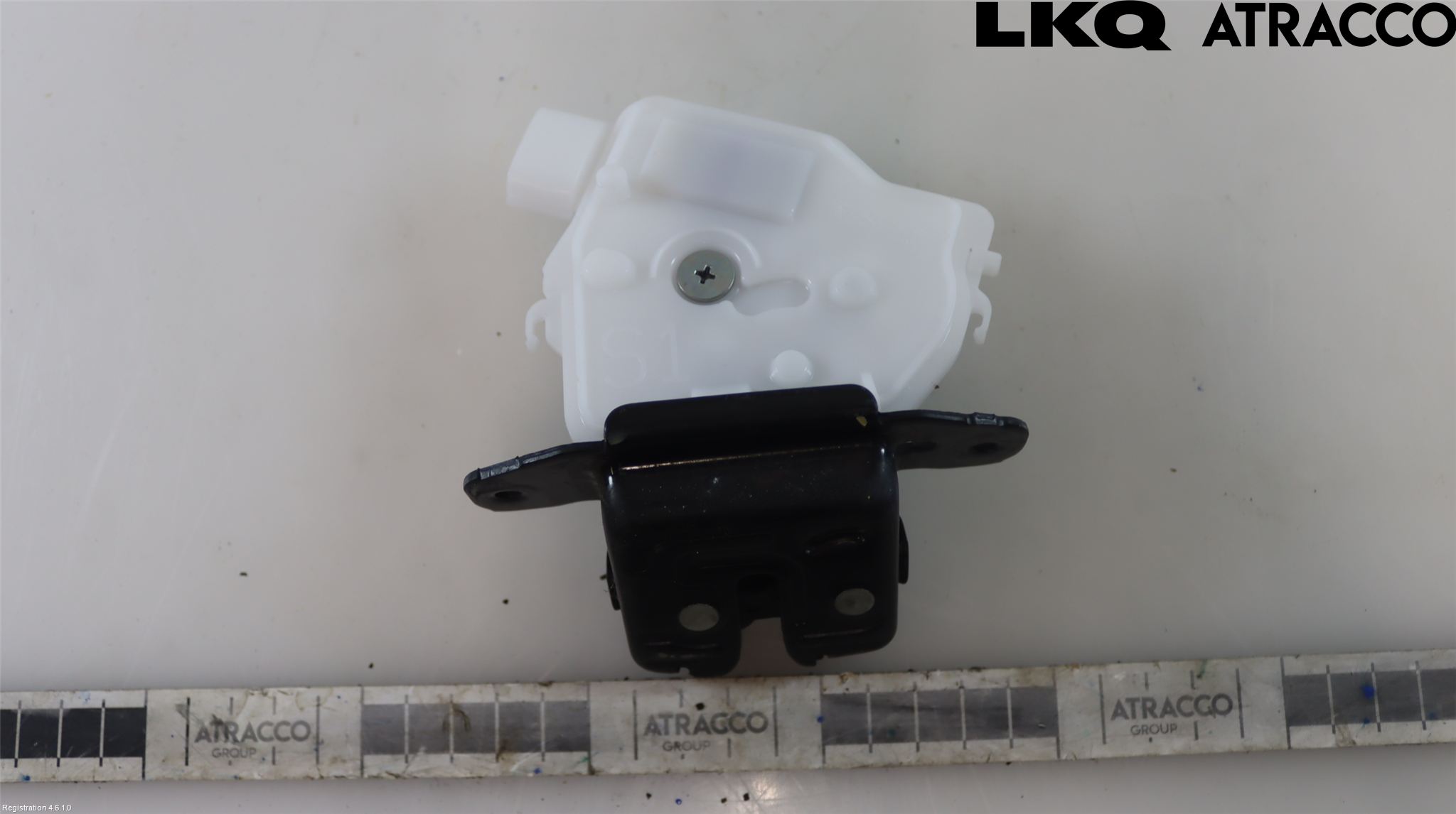 Toyota YARIS XP21 20- Bakluke-Lokk Låsekasse