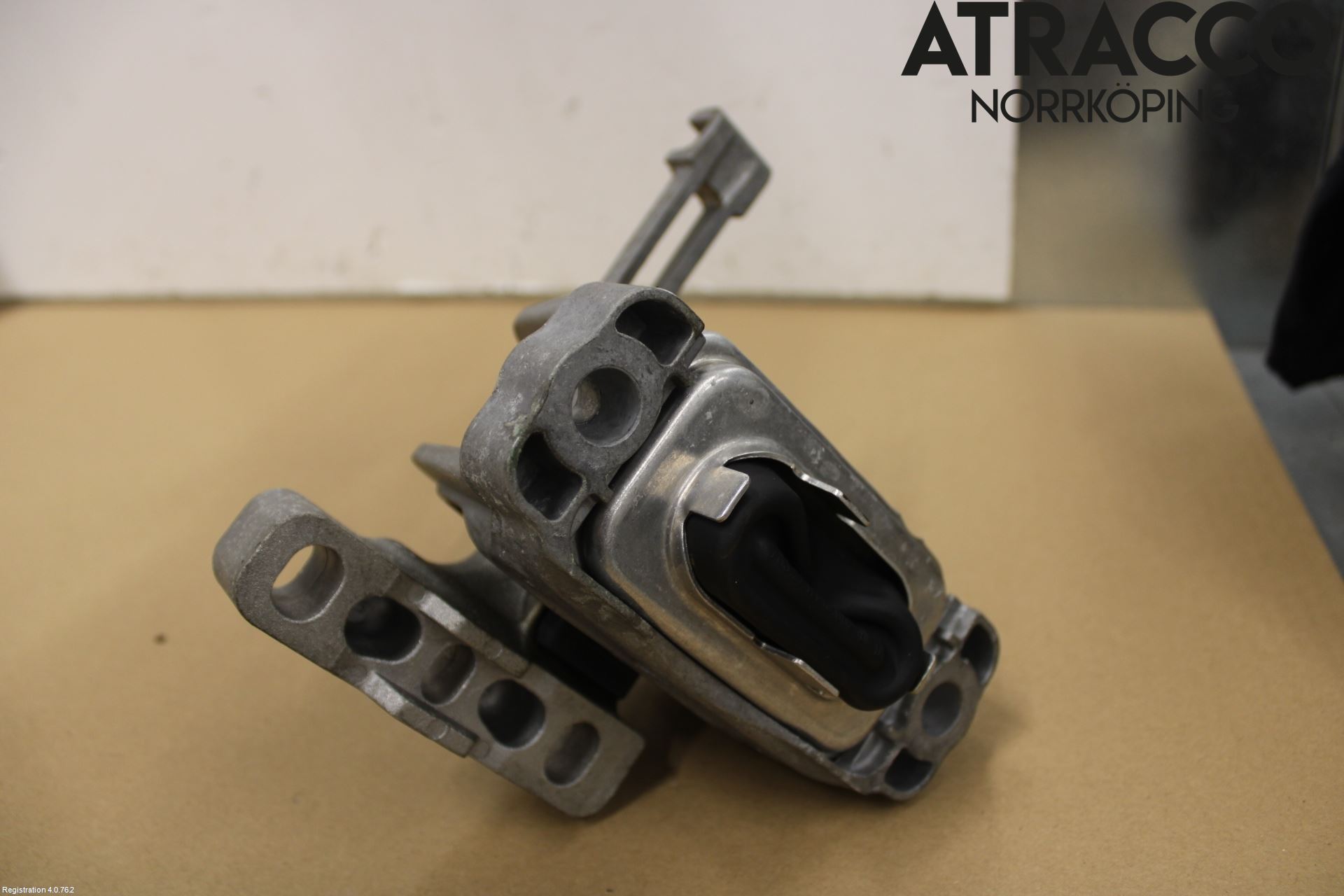 Volkswagen VW GOLF / E-GOLF VII 13-20 Motor Feste Stål-Alu