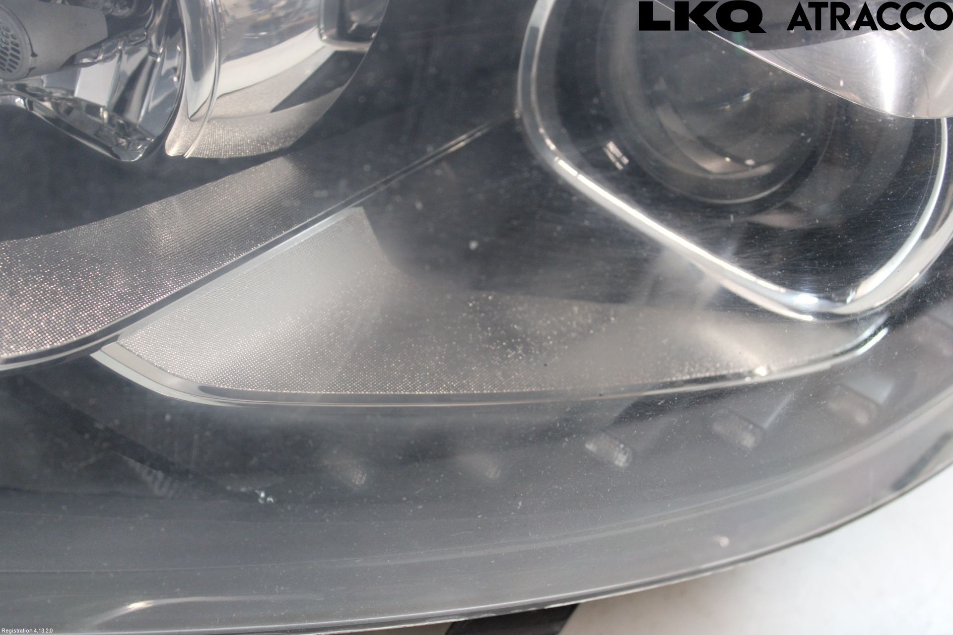 Volkswagen VW TOURAN 10-15 Frontlykt Venstre