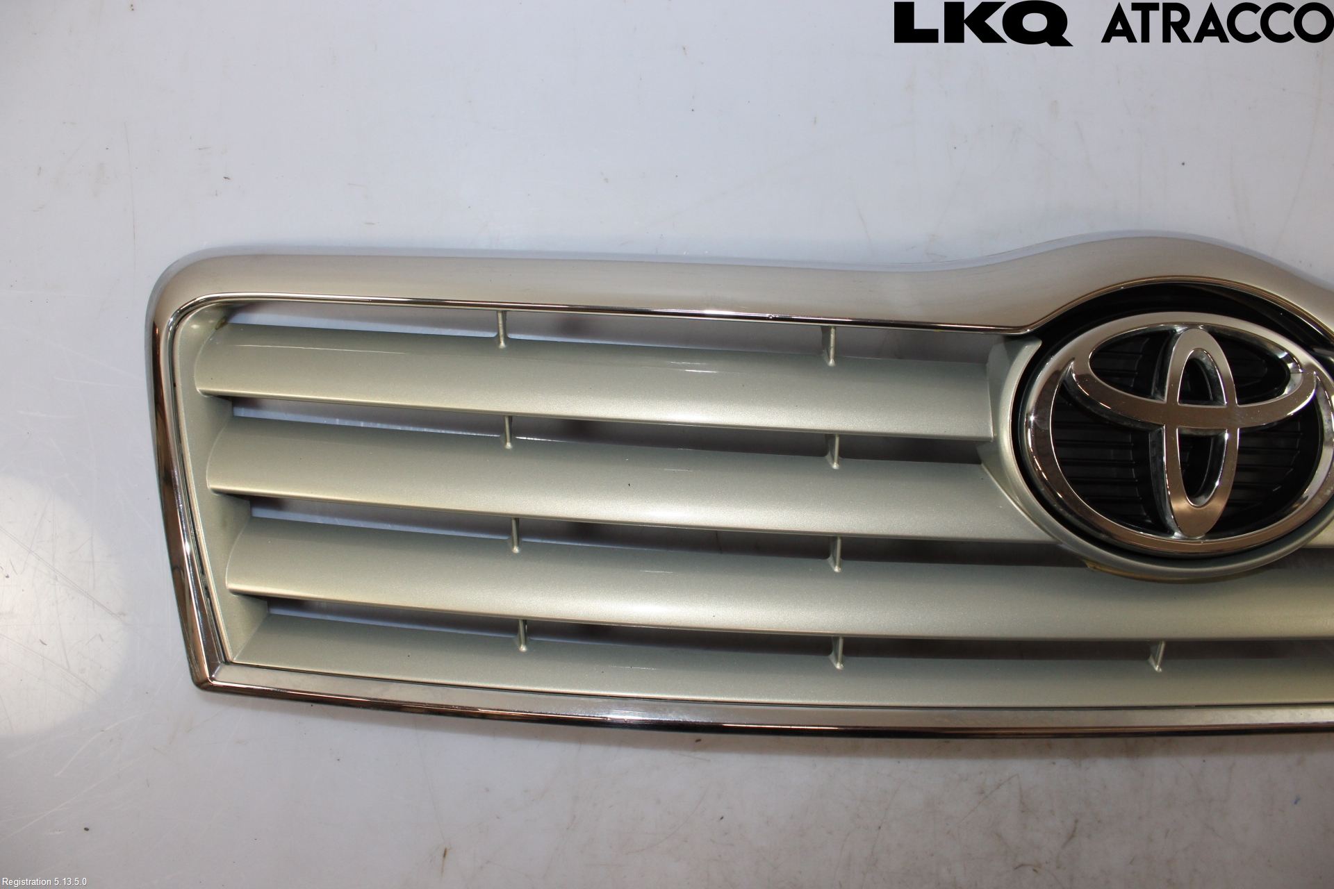 Toyota AVENSIS 03-06 Grill Komplett