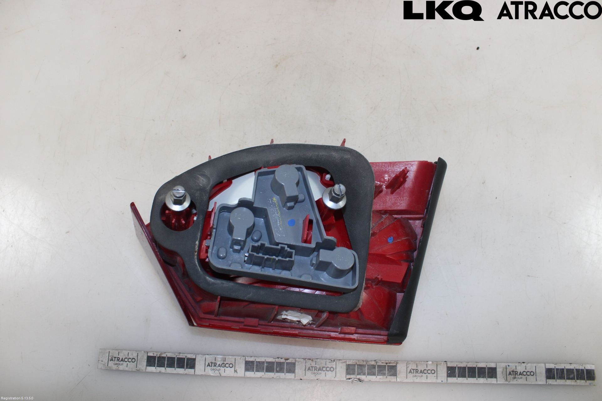 Volkswagen VW JETTA VI 11- Baklykt Venstre  På Luke(Indre