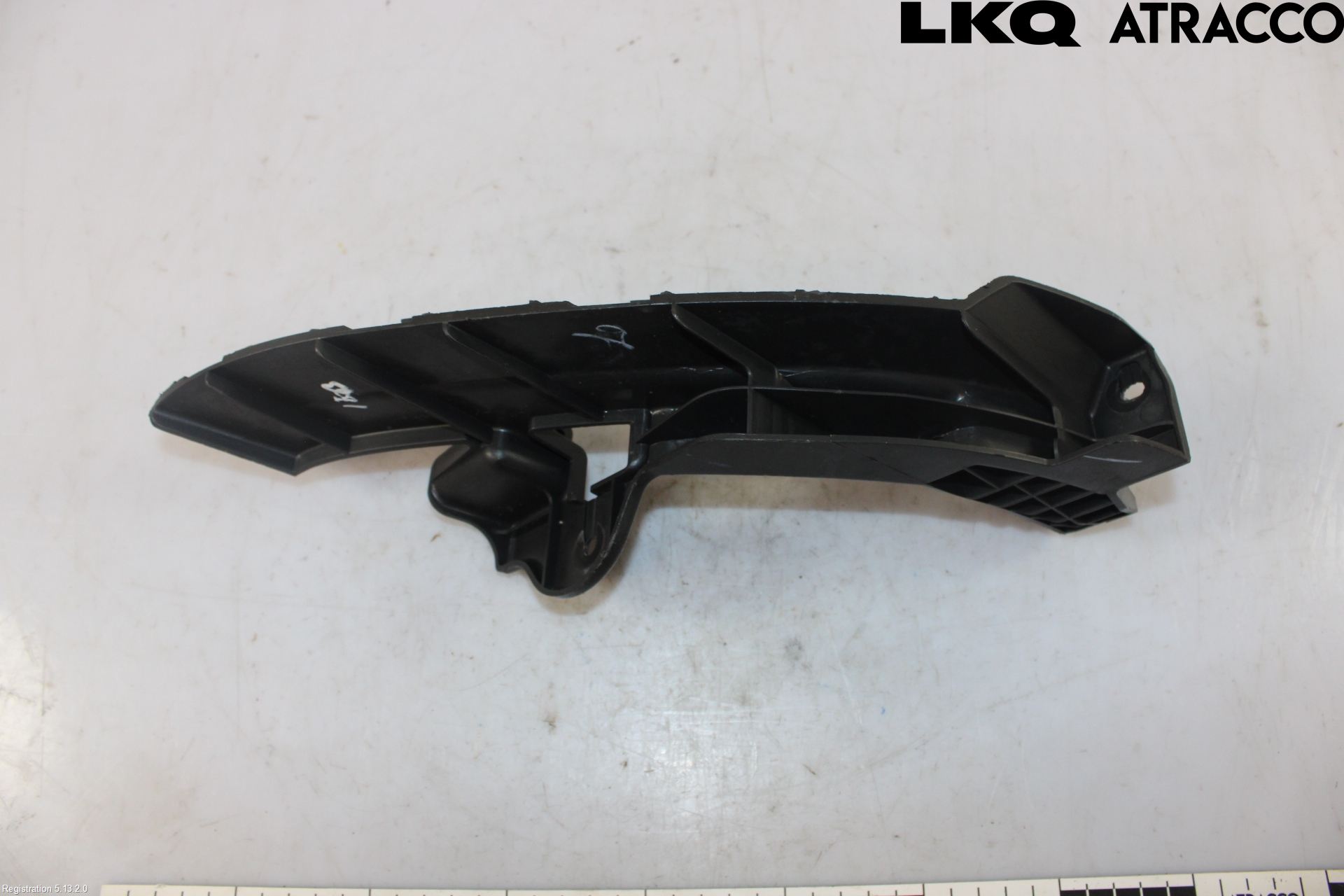 Hyundai i20 PB 09-14 Støtfangerfeste Foran Venstre