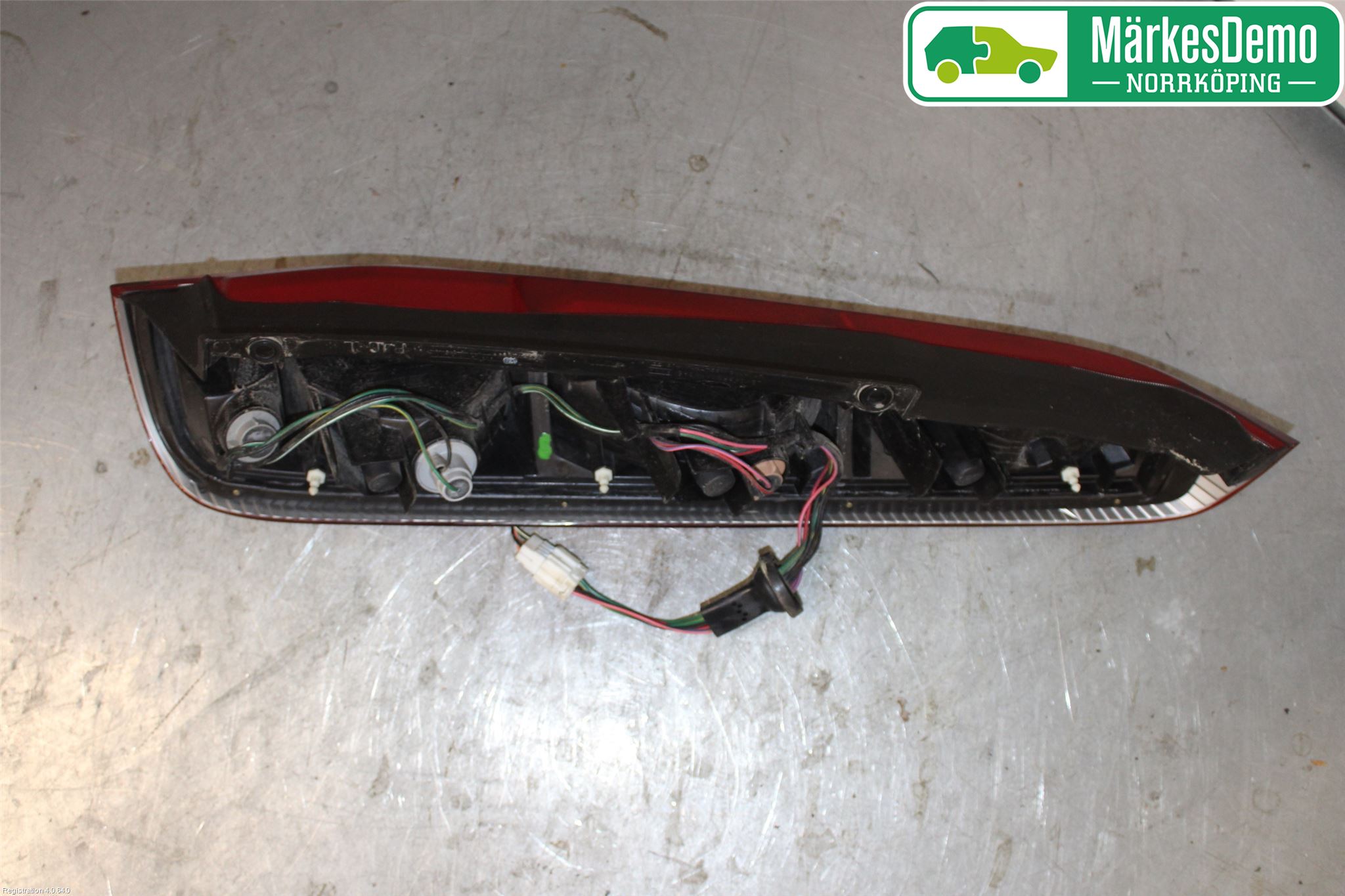 Nissan X-TRAIL     01-07 Baklykt Venstre