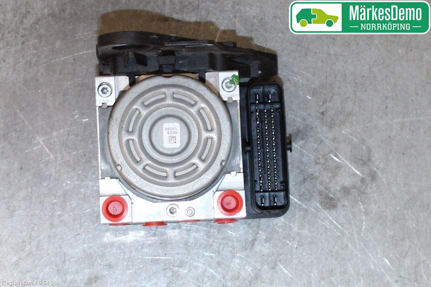 Volkswagen VW PASSAT 15-19 Abs Hydraulikkaggregat