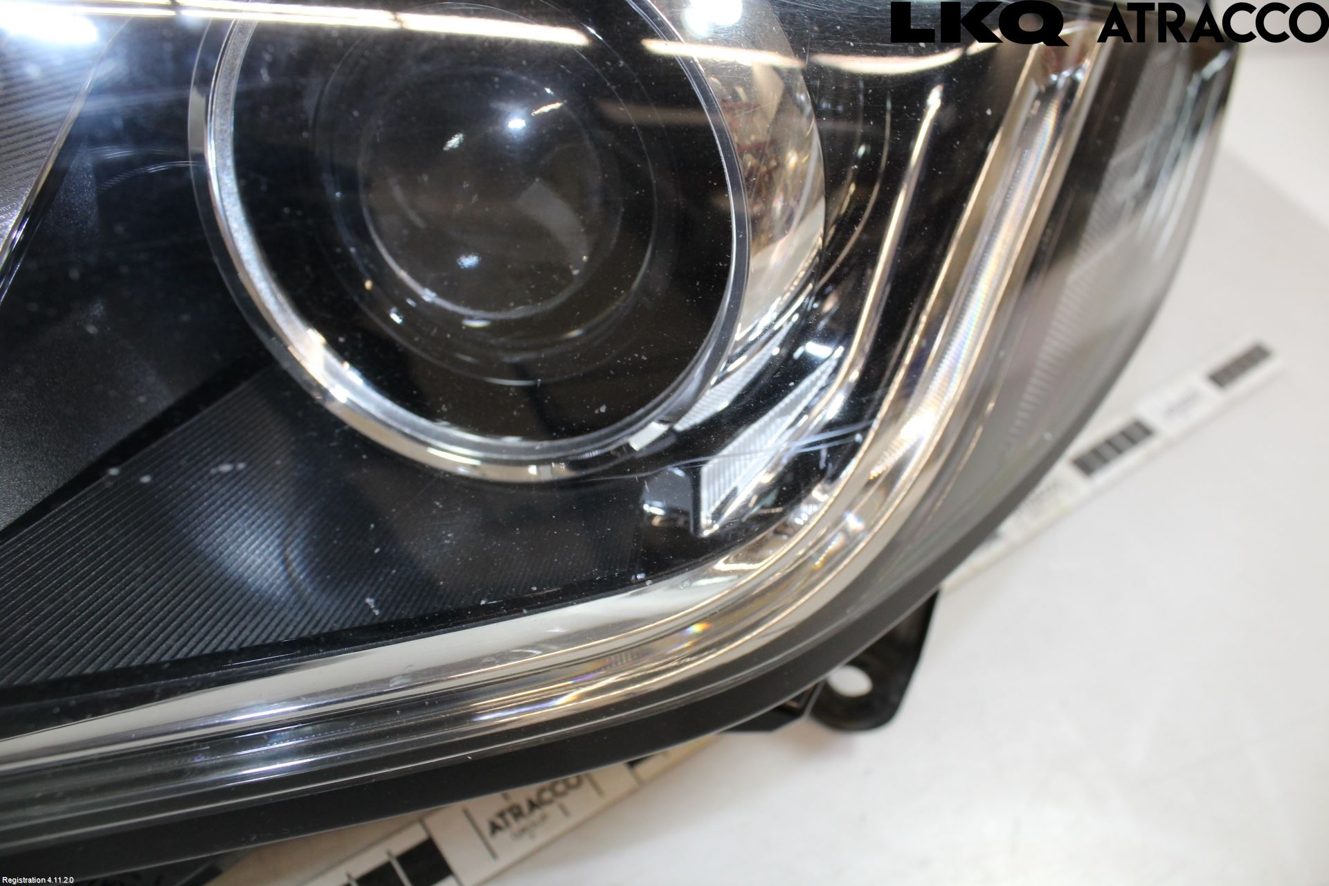Jaguar XE (X760) 15-24 Frontlykt Venstre