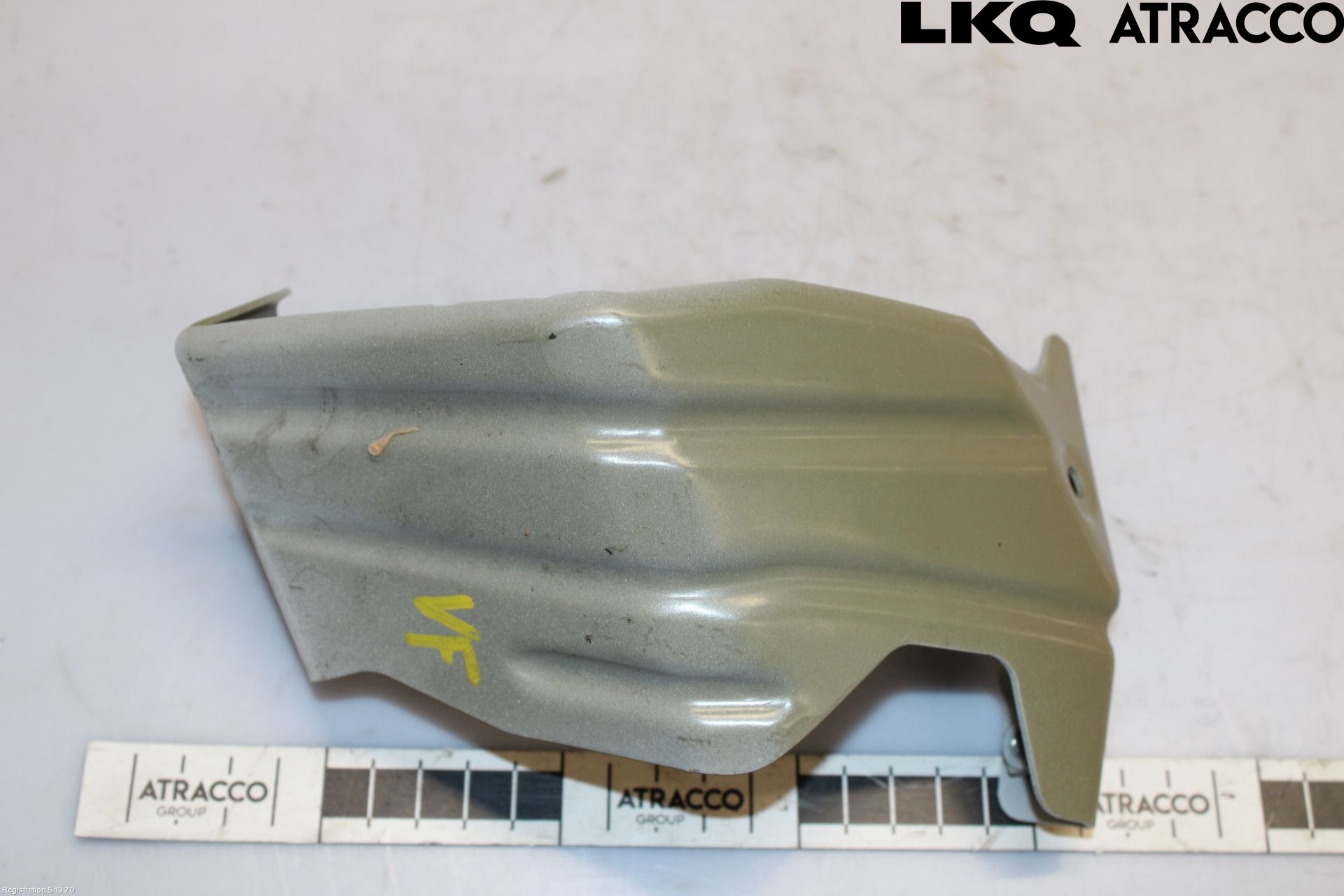 Volkswagen VW ID.7/TOURER 24- Frontskjermfeste Venstre