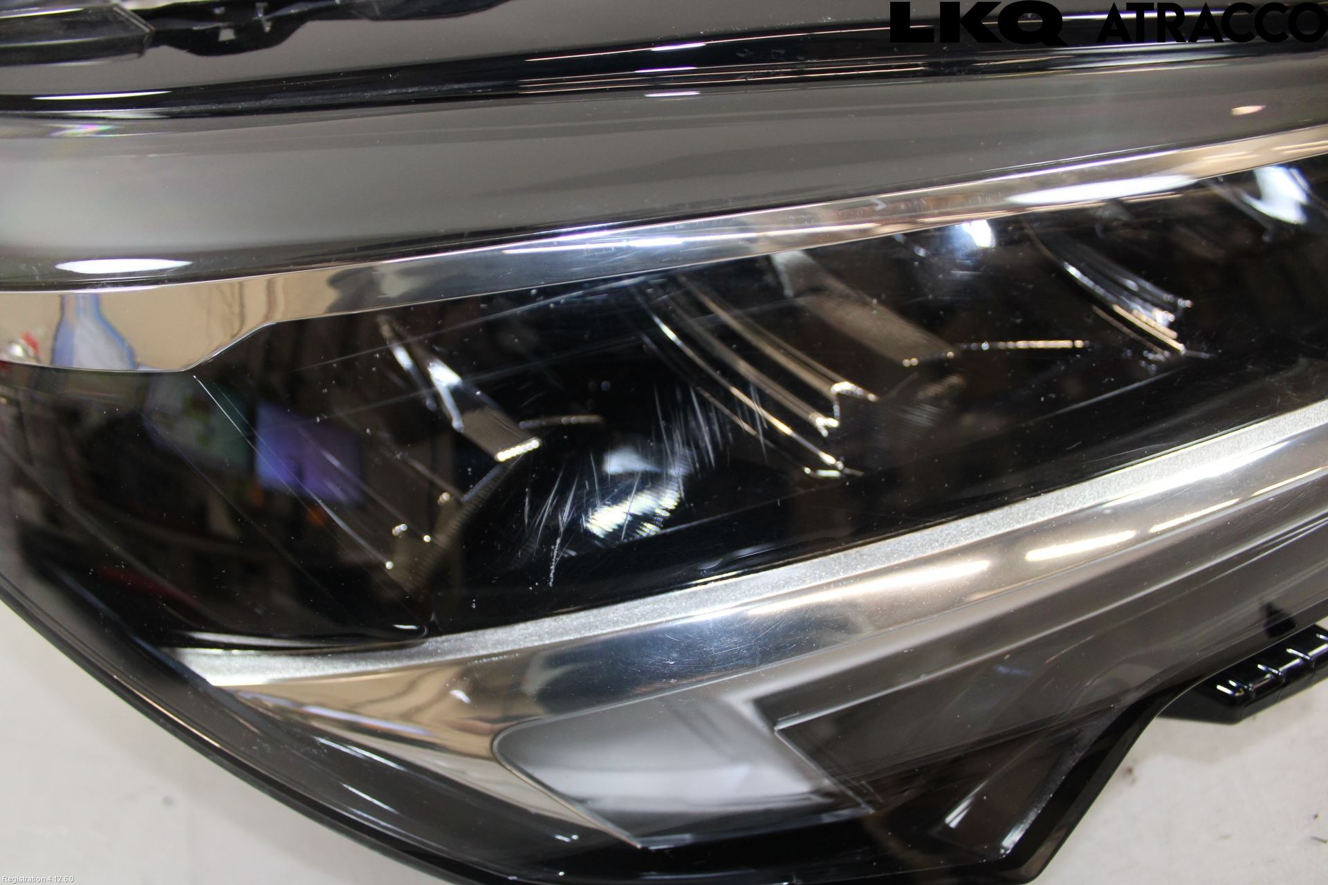 Opel CORSA F, CORSA-E 20- Frontlykt Høyre