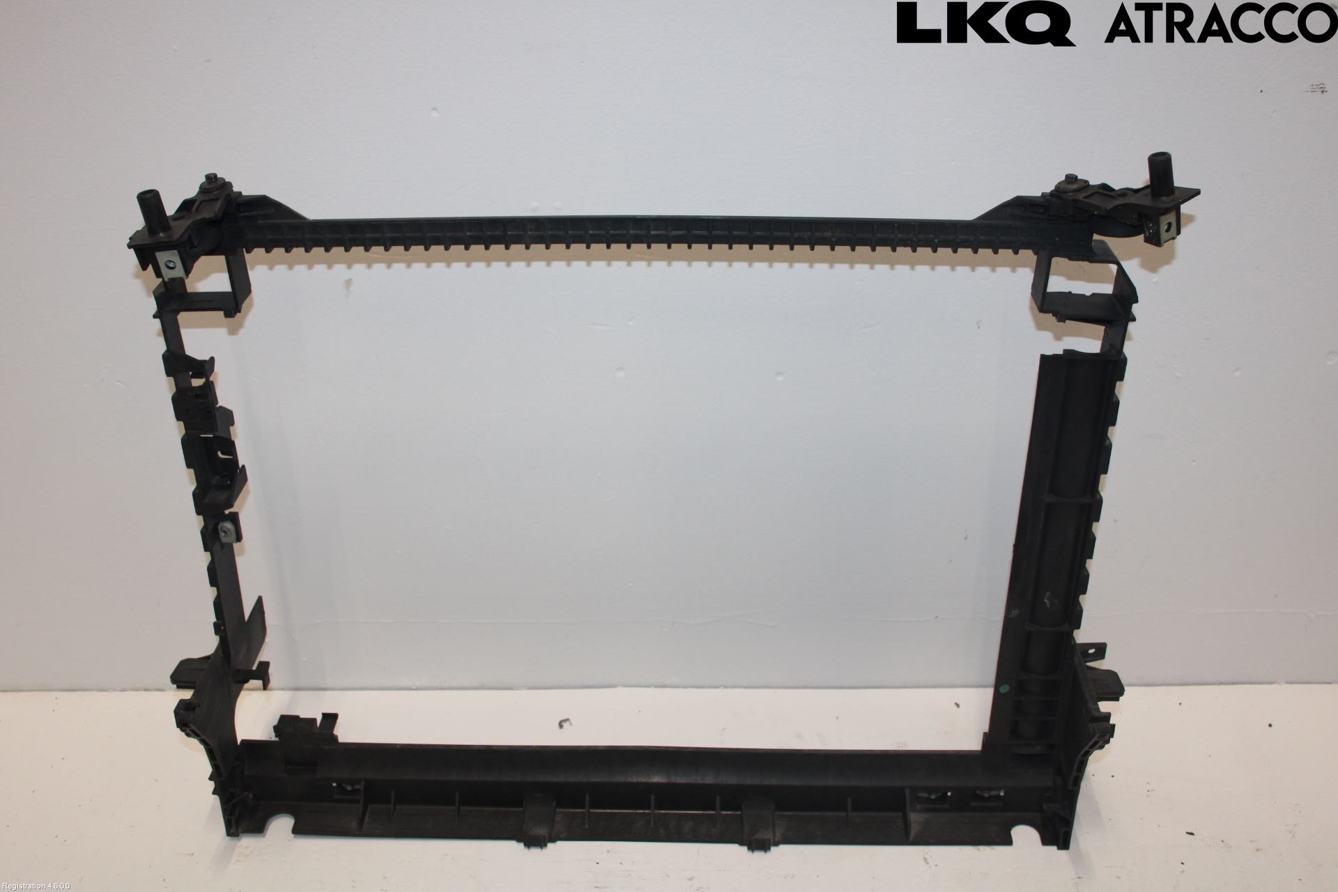 Jaguar F-PACE Radiator Feste - Ramme - Bjelk