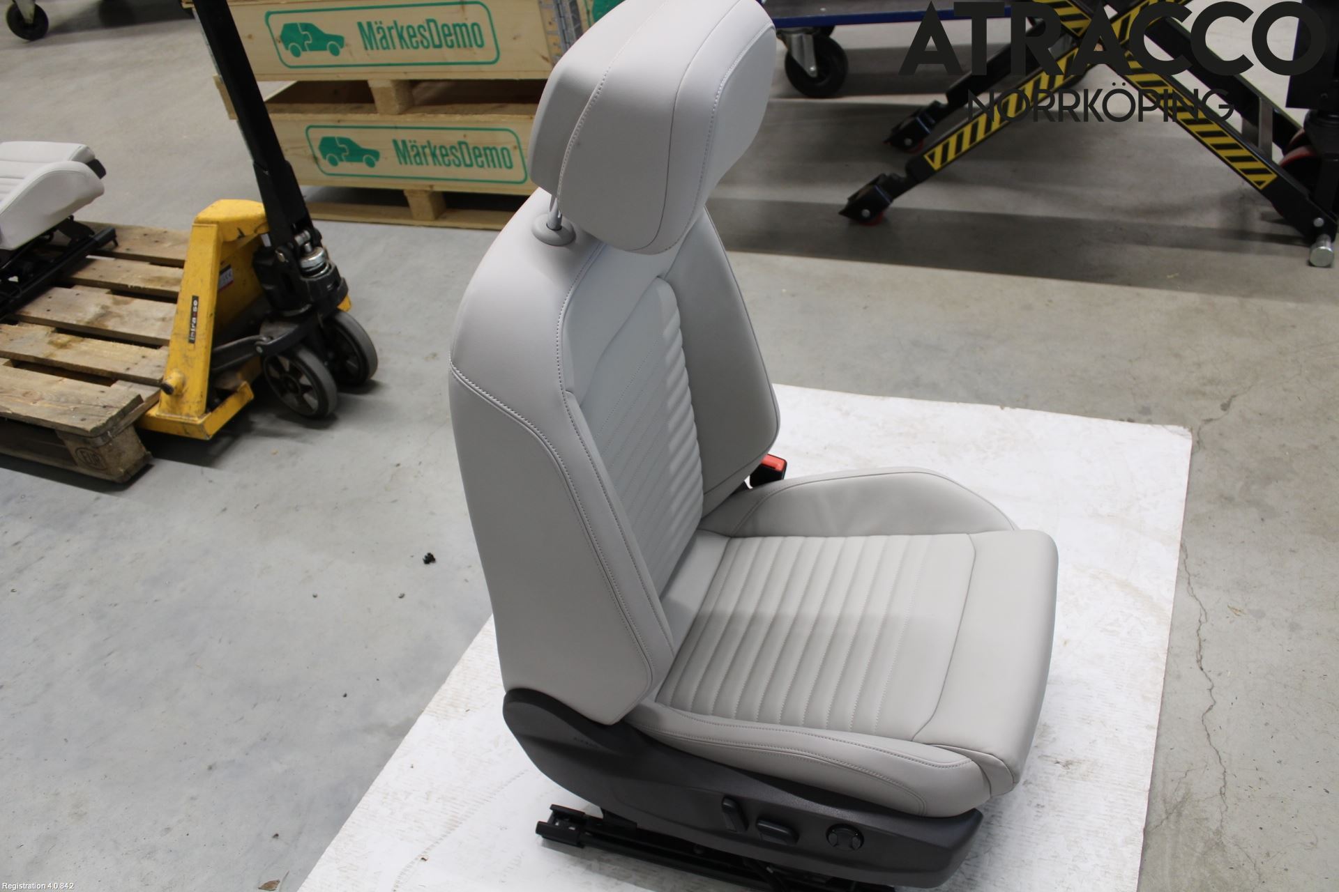 Volkswagen VW PASSAT 20-24 Innr Sete Foran Høyre