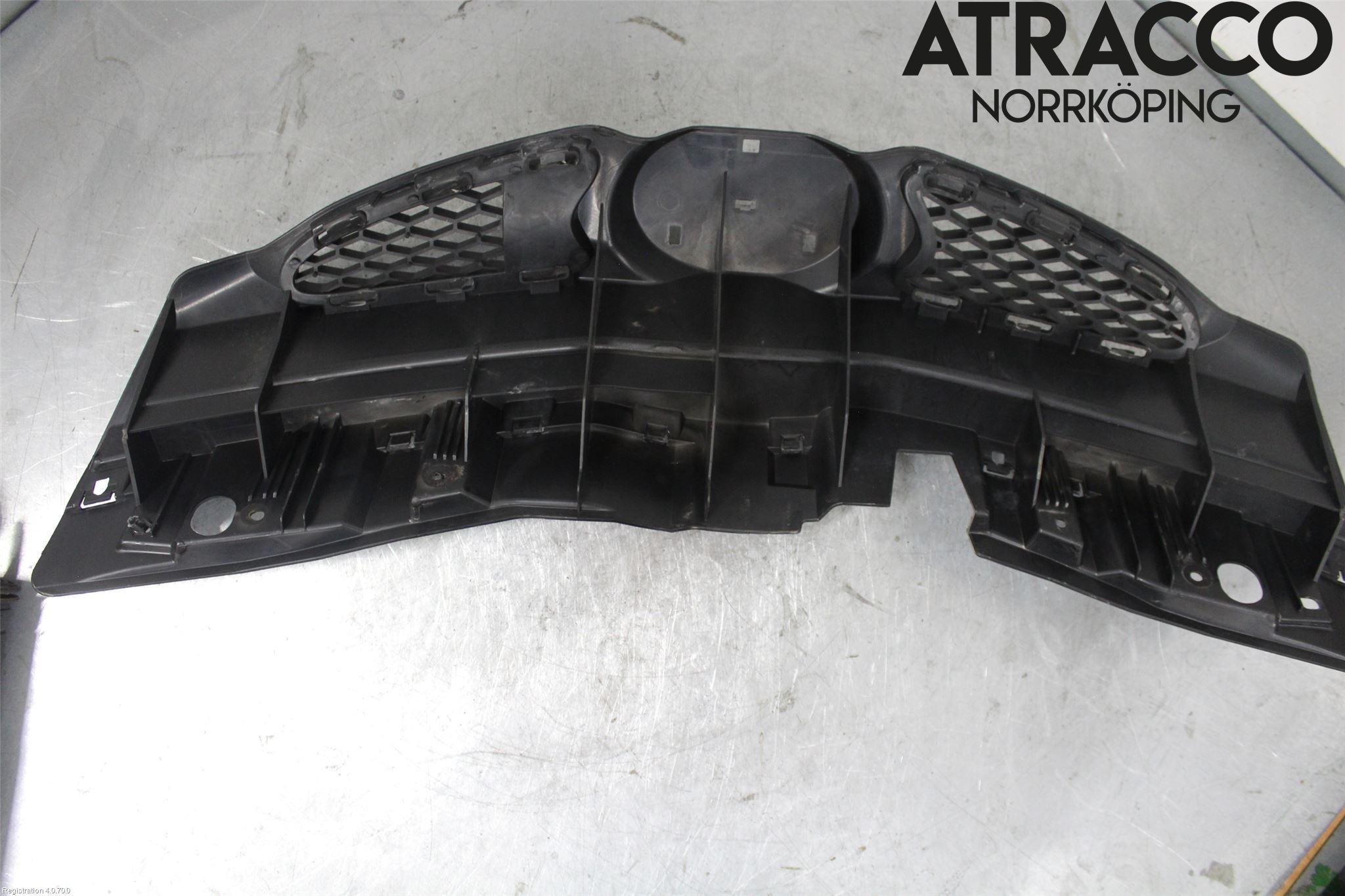 Toyota AYGO 06-14 Grill Komplett
