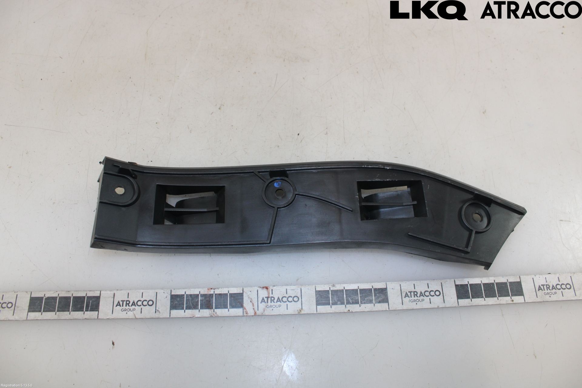 Volkswagen VW POLO 02-05 Støtfangerfeste Foran Høyre