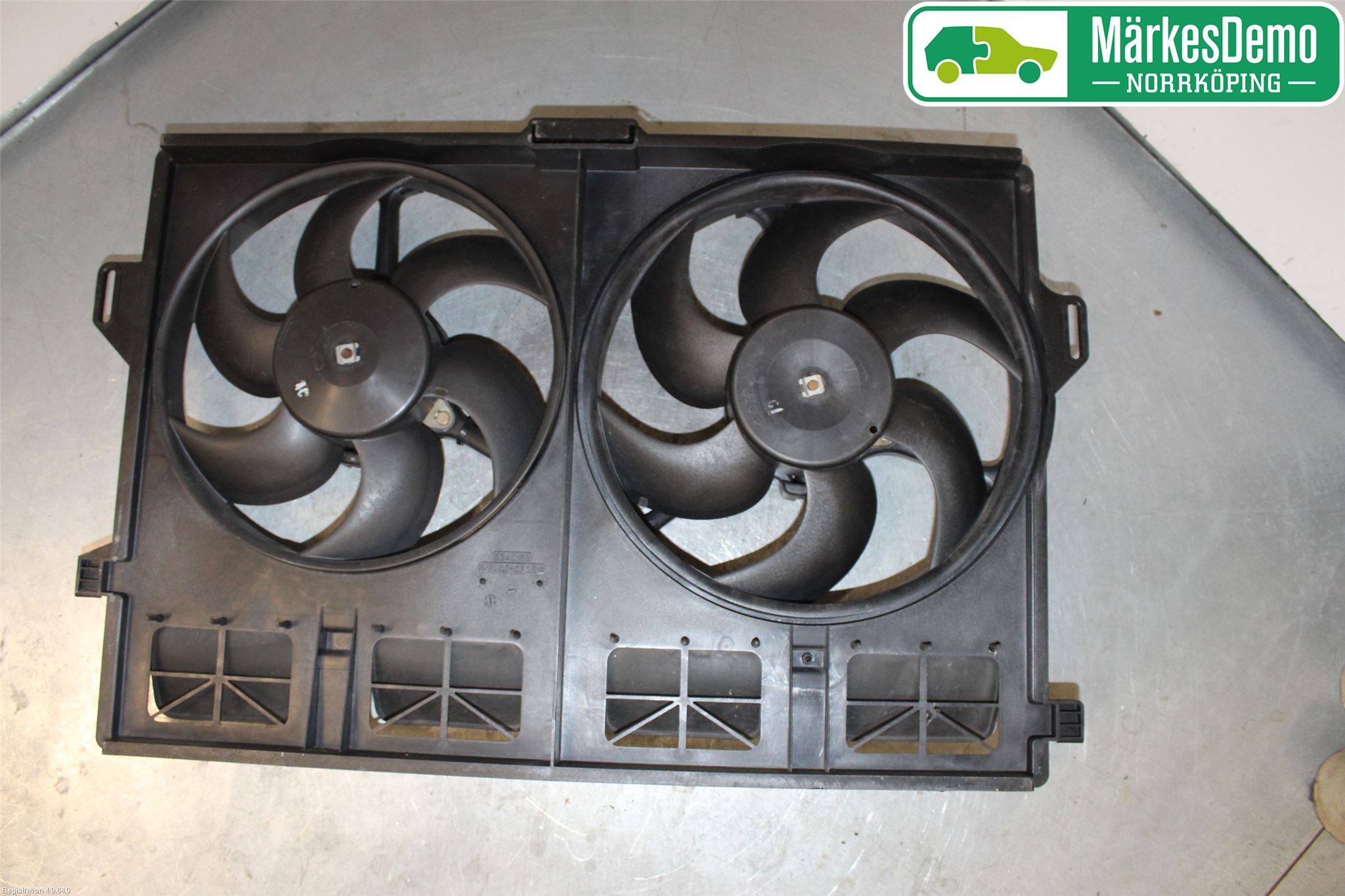 Jaguar XK8/XKR   96-06 Kjølevifte-Radiator Hus-Kåpe