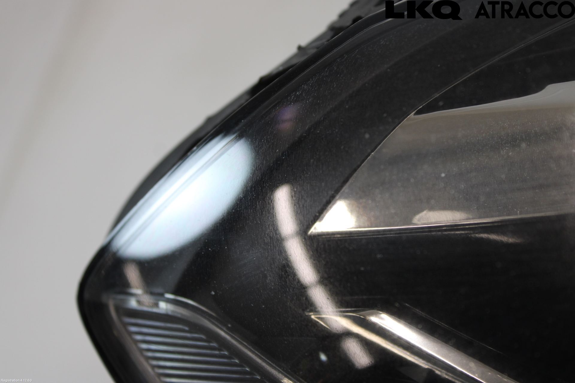 Volkswagen VW PASSAT 11-14 Frontlykt Høyre