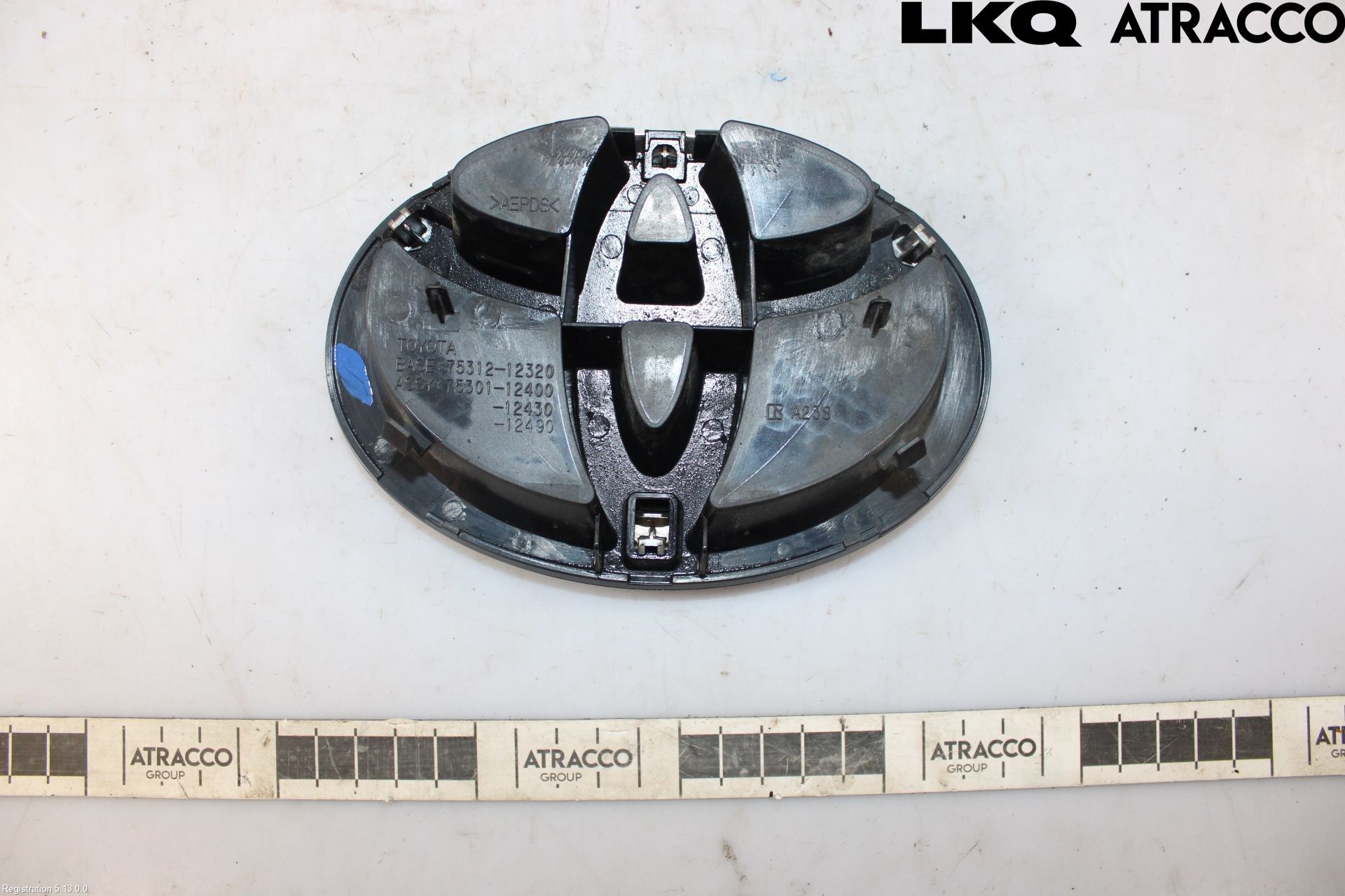 Toyota RAV4 13-18 Emblem