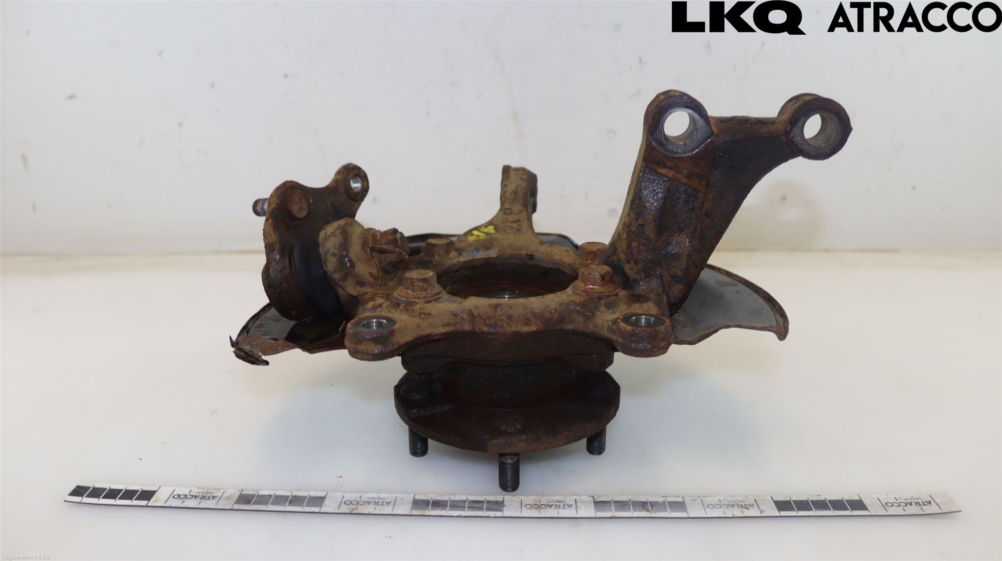 Toyota AURIS 13-19 Spindel Vf